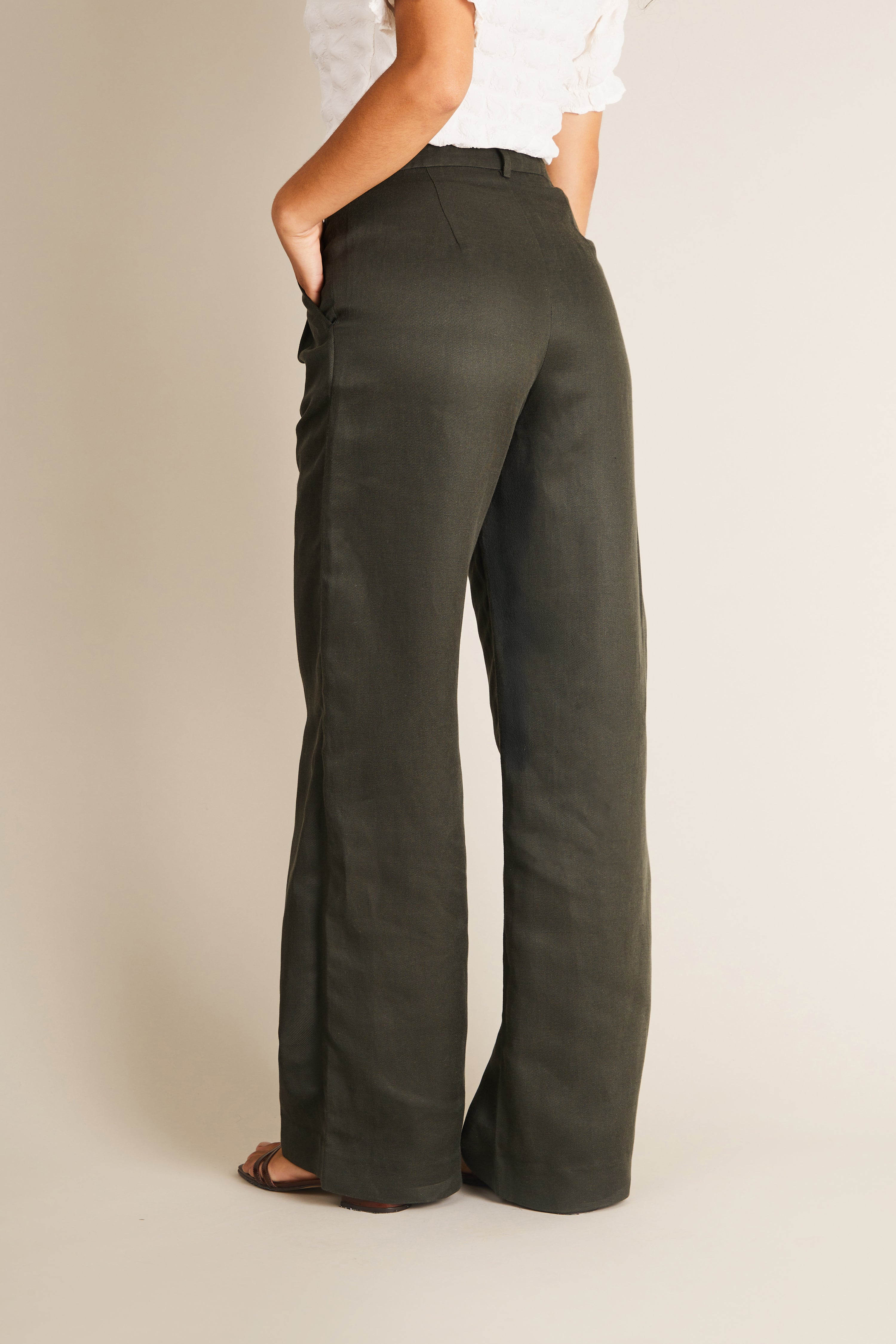 le-pantalon-pantalon-pinces-l-ger-vert-femme-lin image 8
