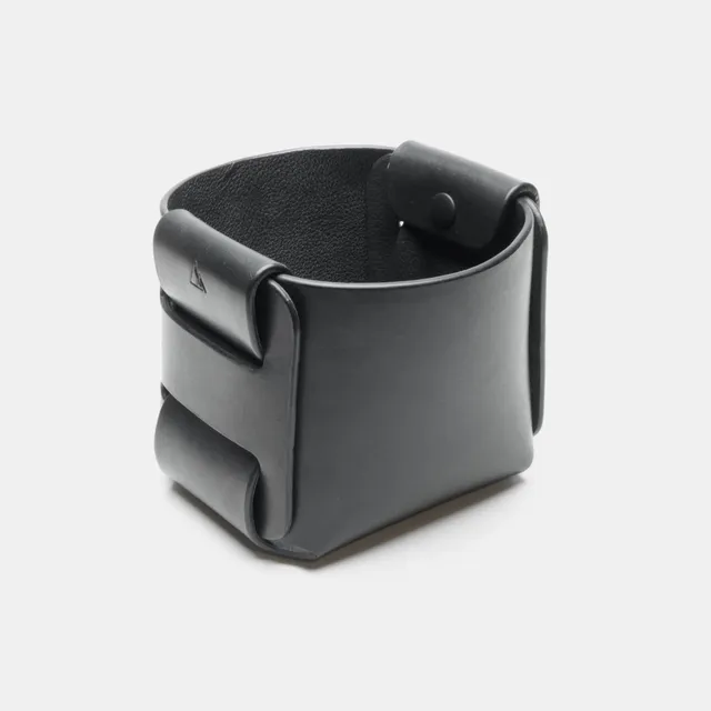 darksails-panier-de-rangement-cuir-noir-vide-poche-bureau image 1
