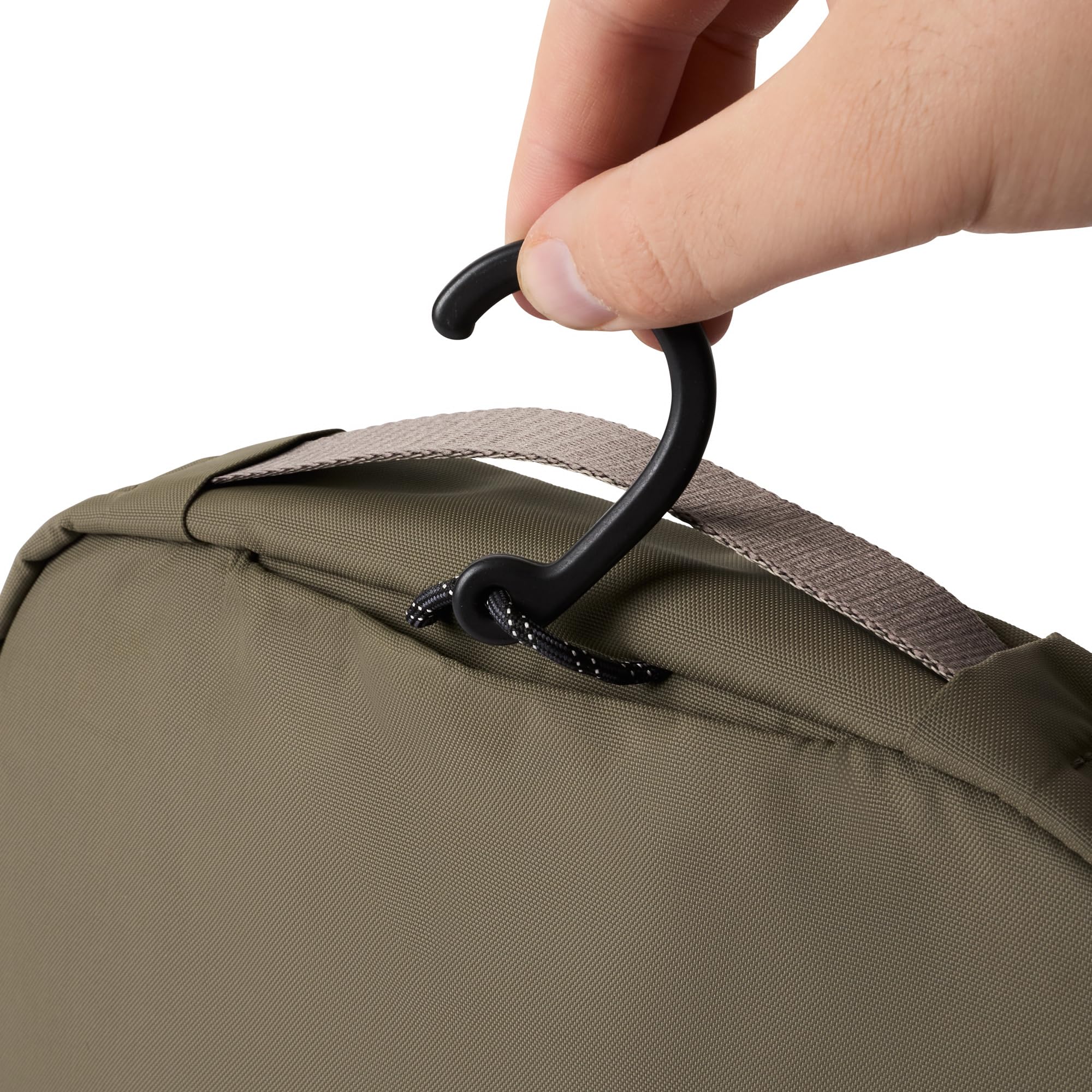 bellroy-hanging-toiletry-kit-trousse-de-toilette-3l-seakelp-crochet image 3