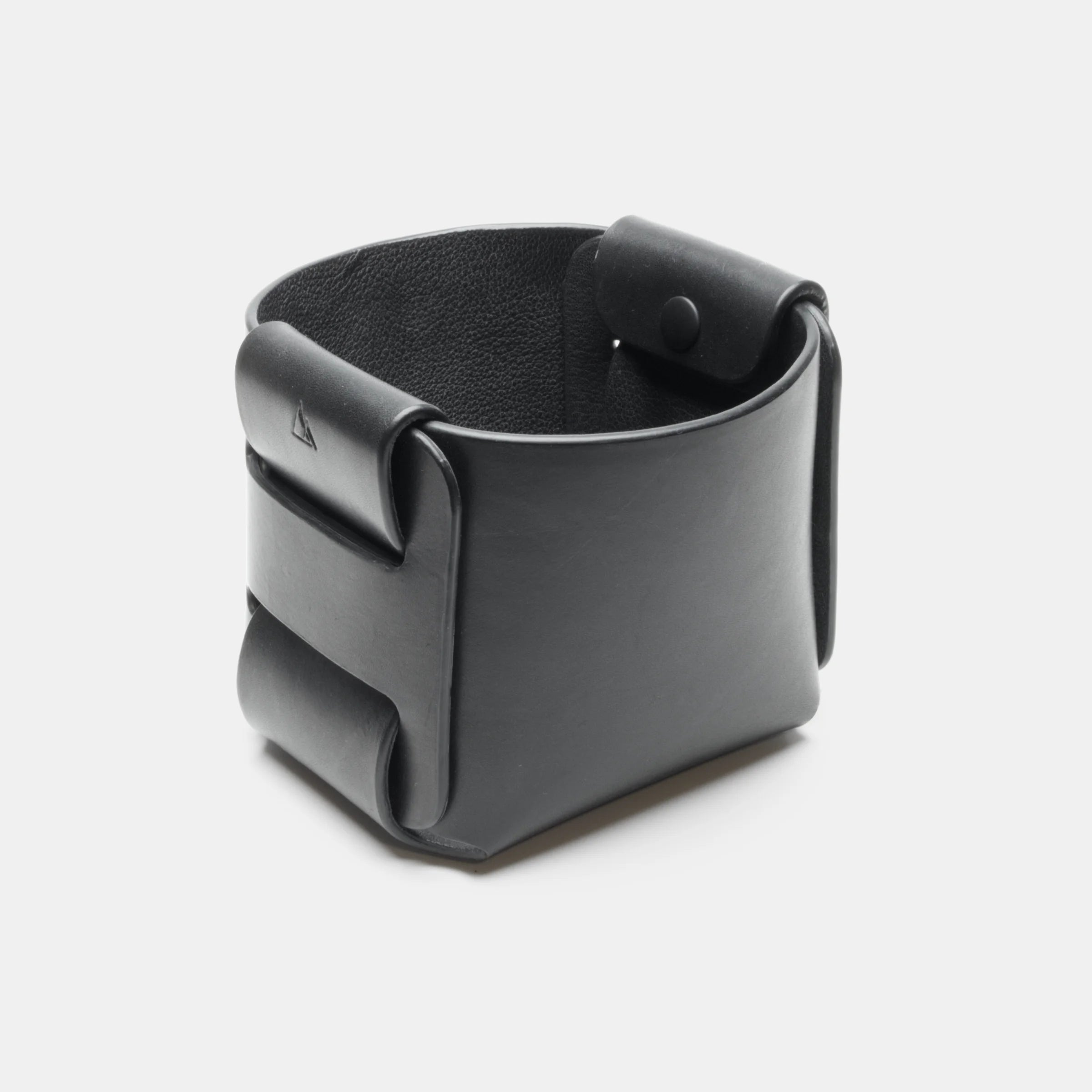 darksails-panier-de-rangement-cuir-noir-vide-poche-bureau image 1