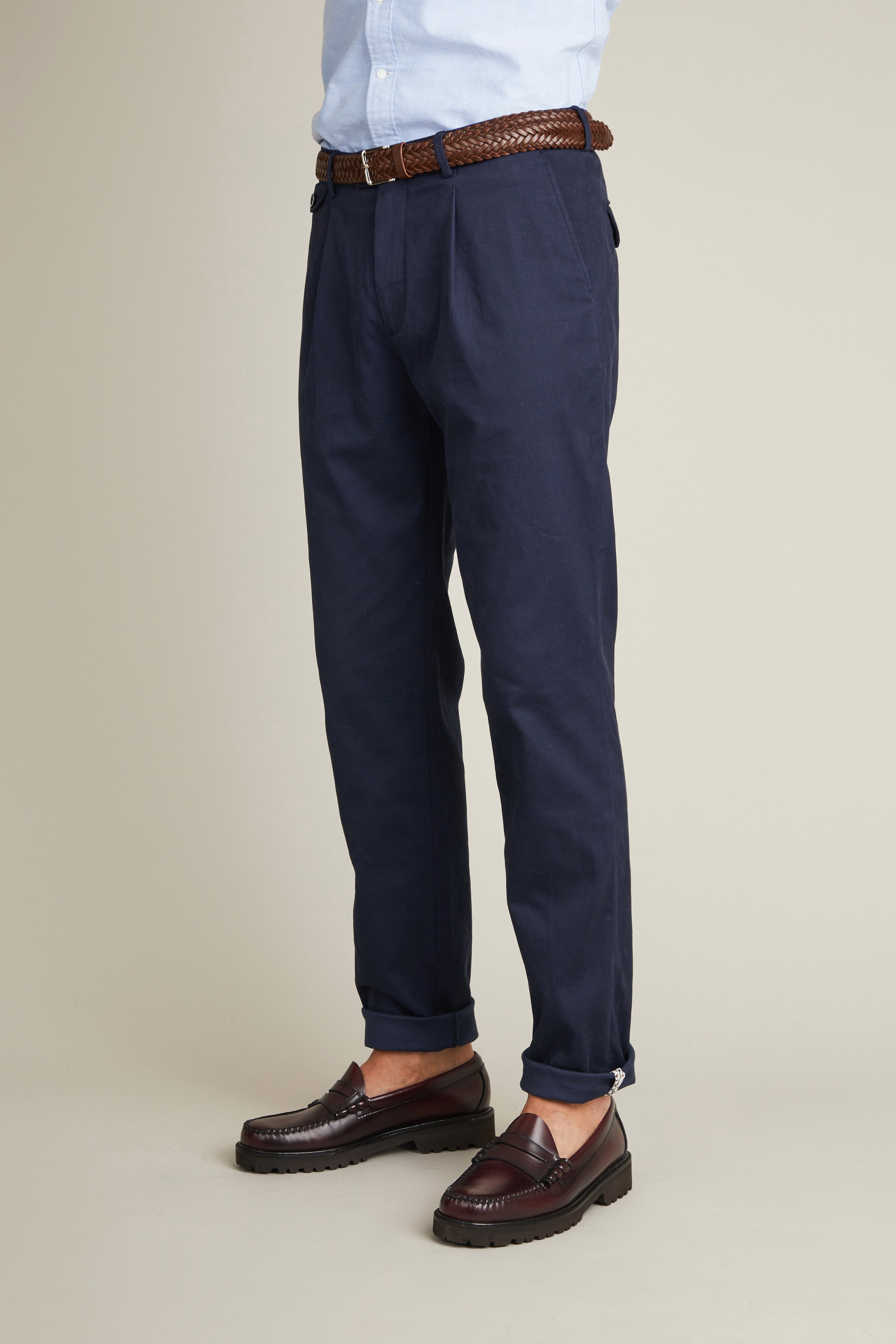 le-pantalon-chinos-homme-chino-pinces-marine-chino-bleu-carotte image 7