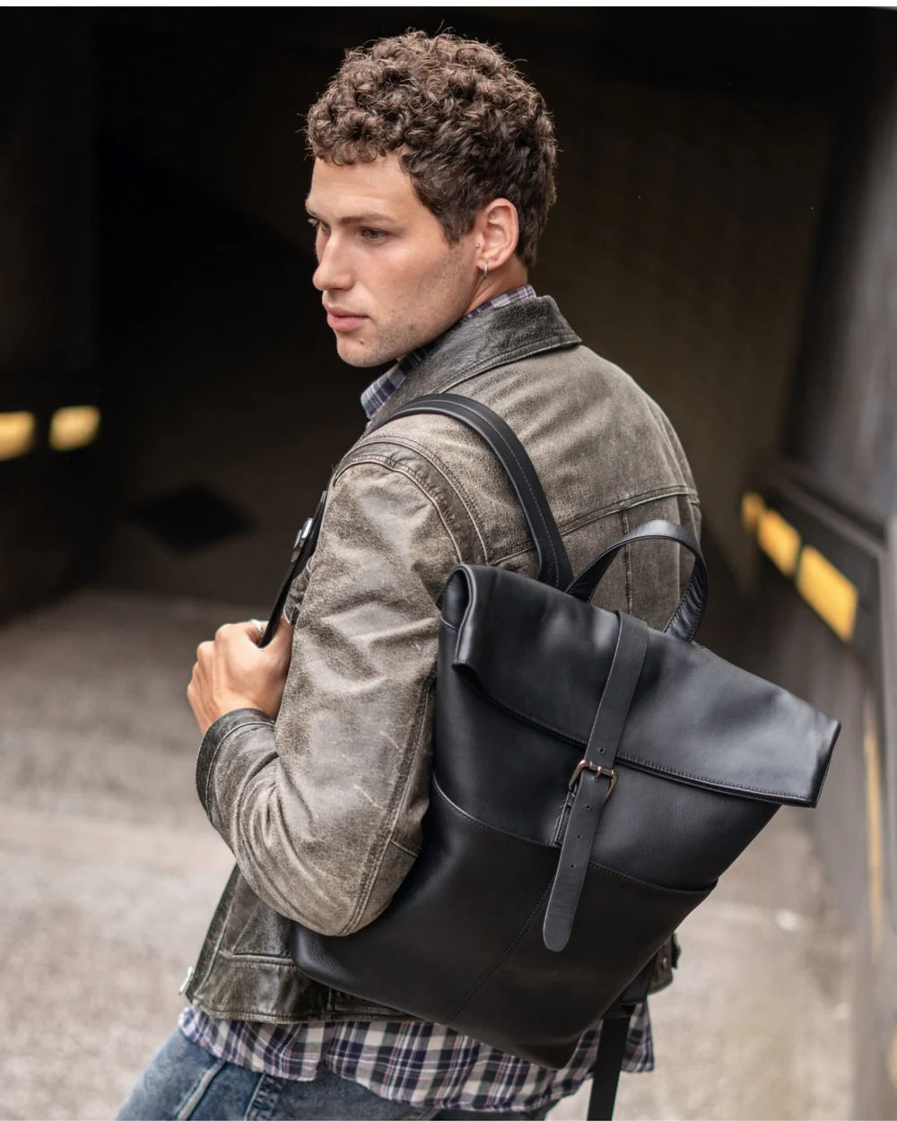 berliner-bags-finn-sac-dos-cuir-noir-ordinateur image 2