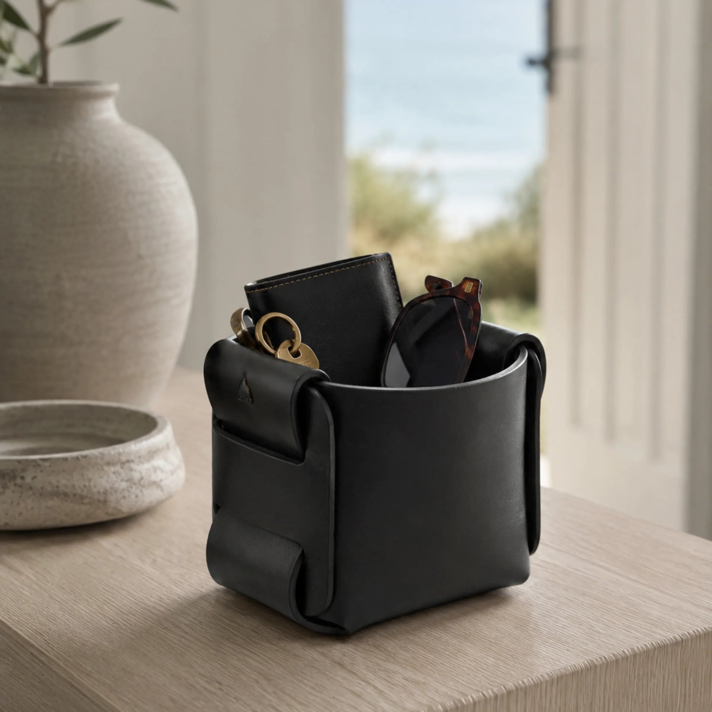 darksails-panier-de-rangement-cuir-noir-vide-poche-bureau image 6