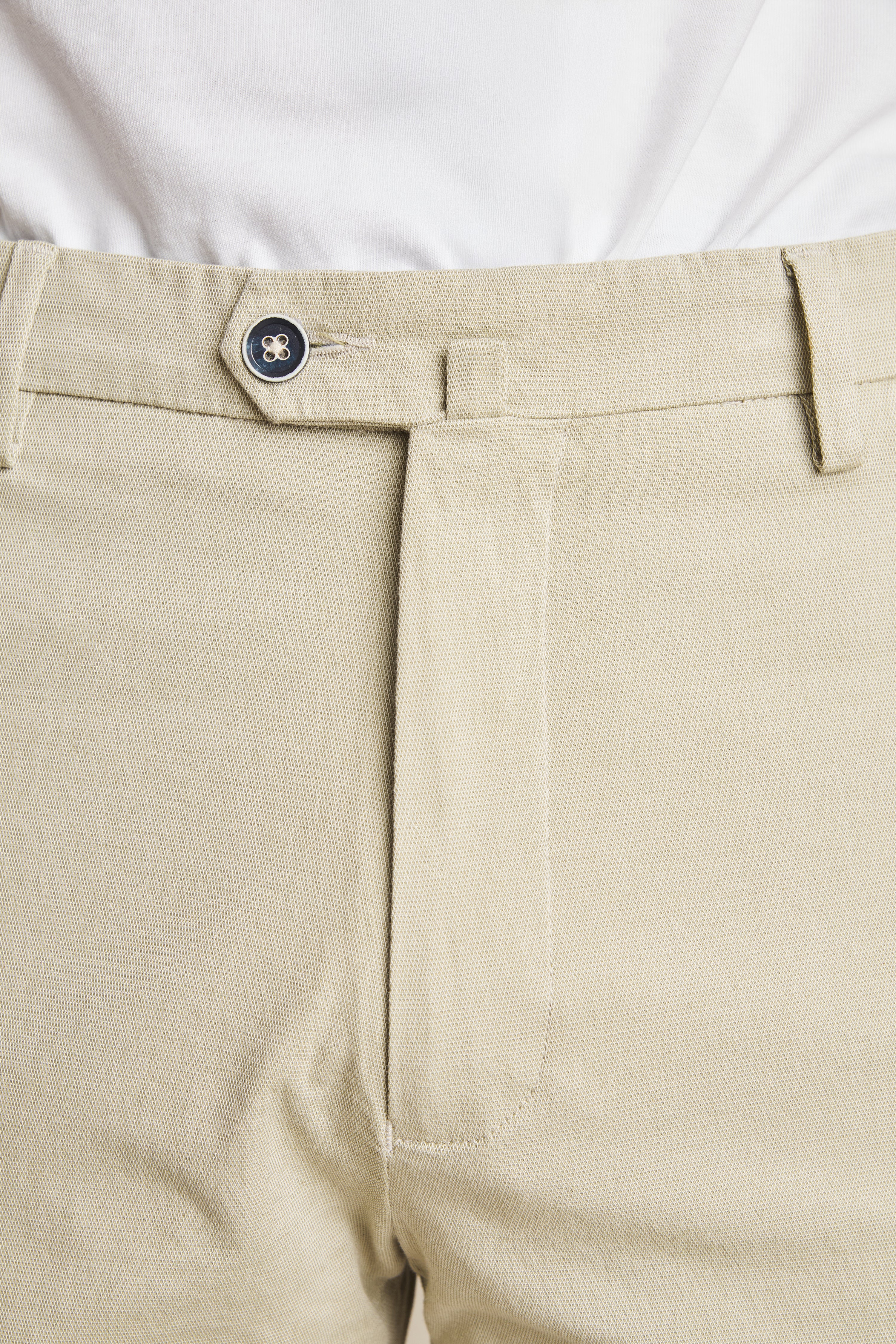le-pantalon-chino-a-rien-pantalon-vert-olive-l-ger-170g image 3
