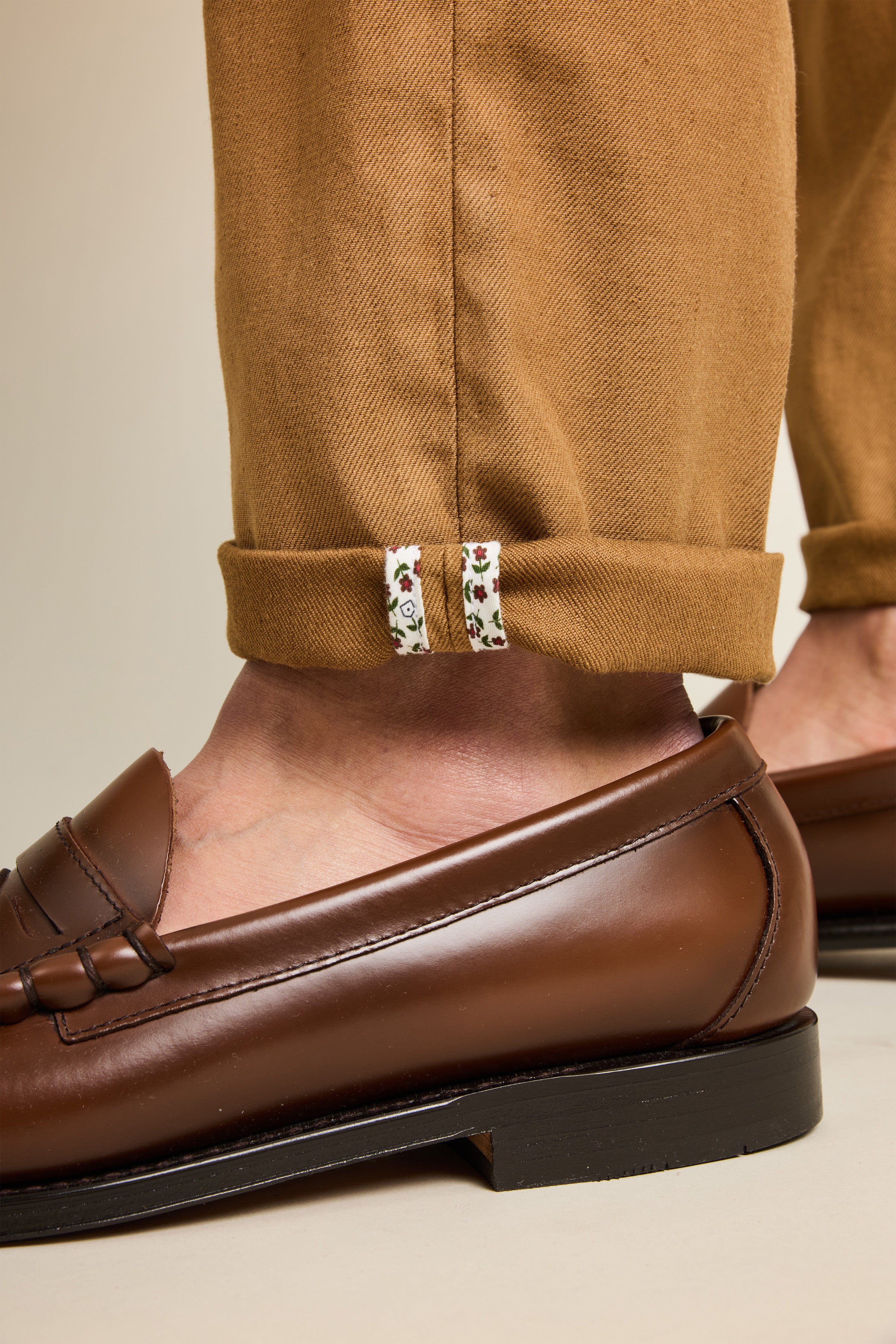 le-pantalon-chinos-homme-caramel-chino-coton-lin image 6