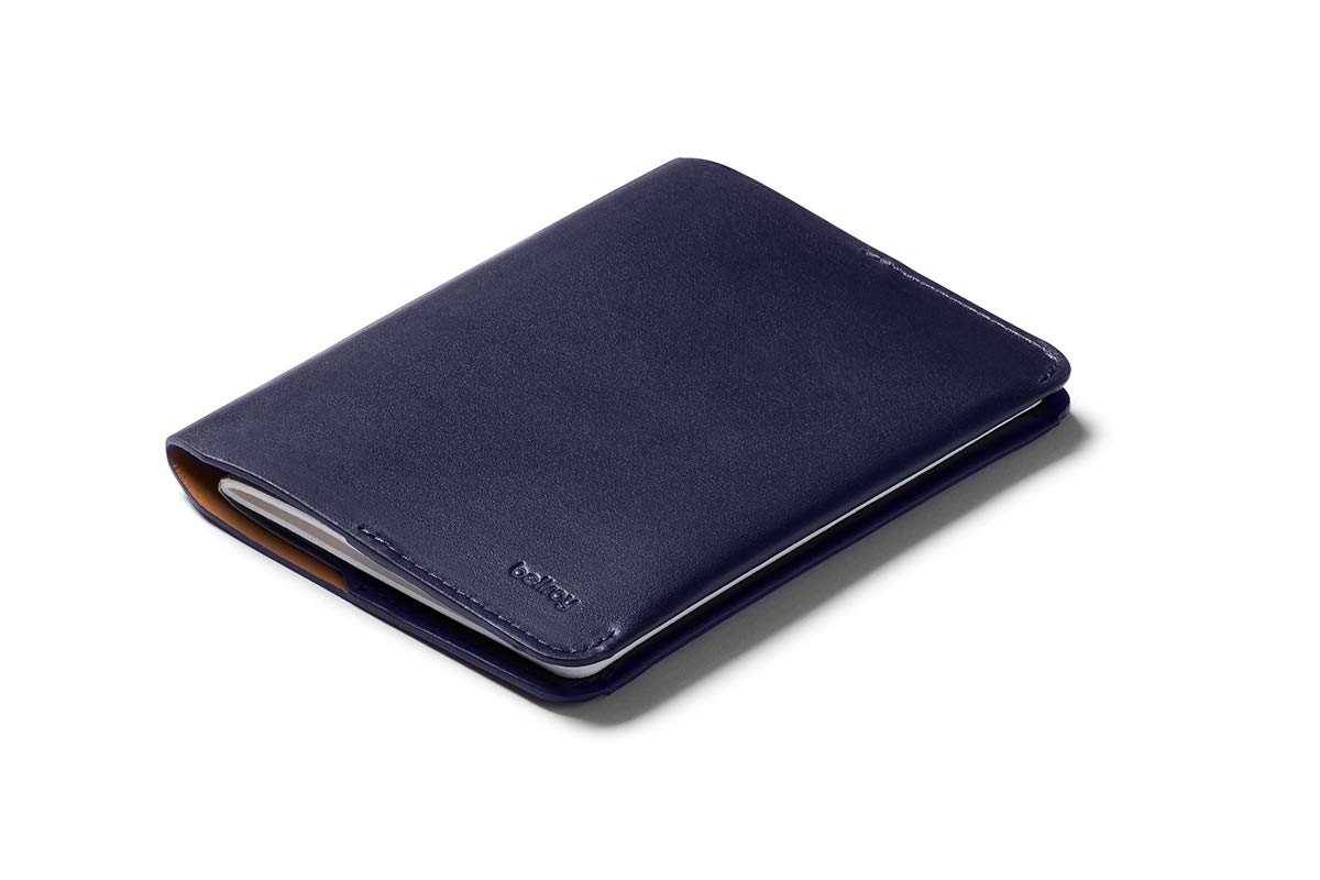 bellroy-notebook-cover-mini-carnet-cuir-navy-stylo image 1