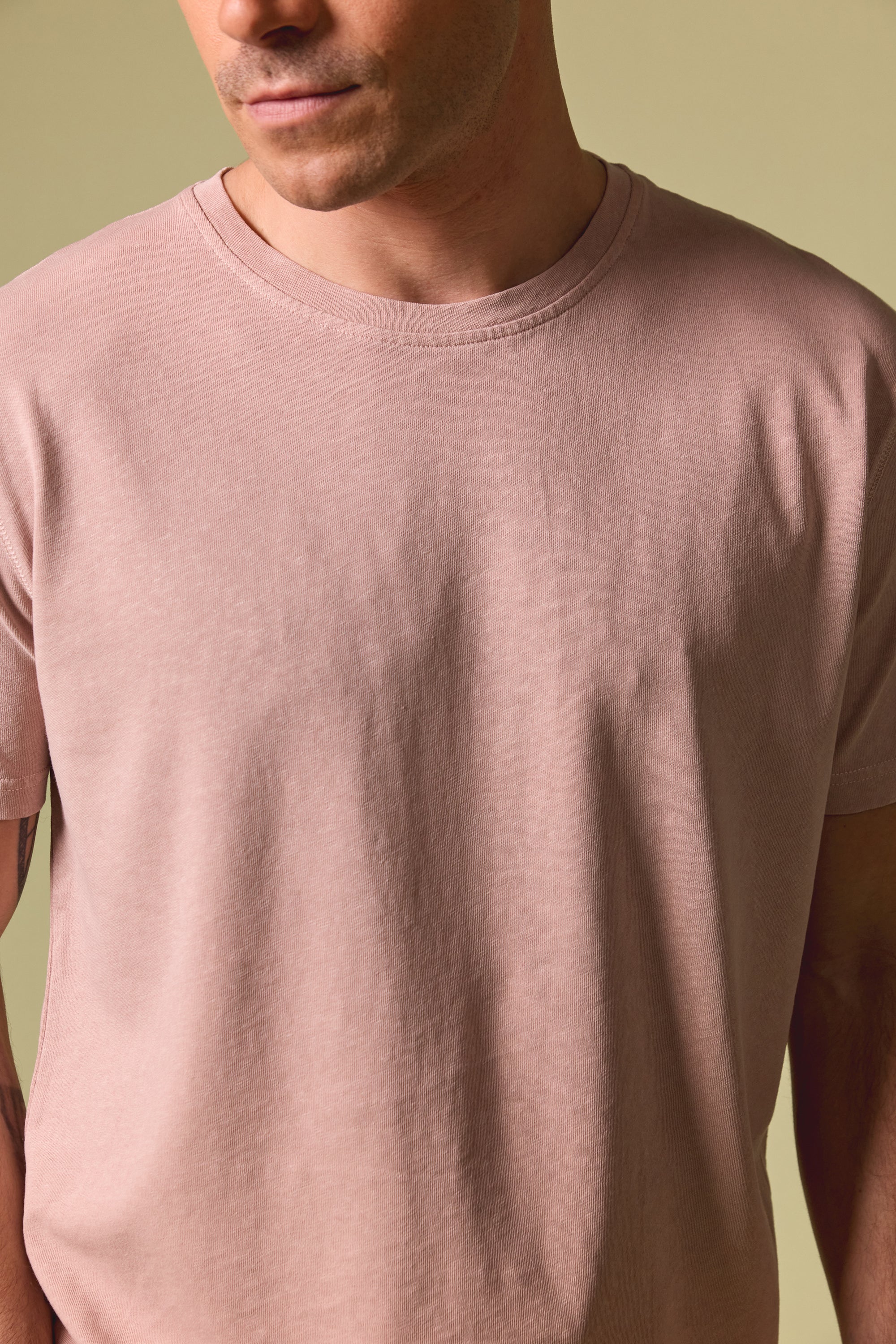 le-pantalon-t-shirt-coton-lin-vieux-rose-homme-coupe-droite image 5