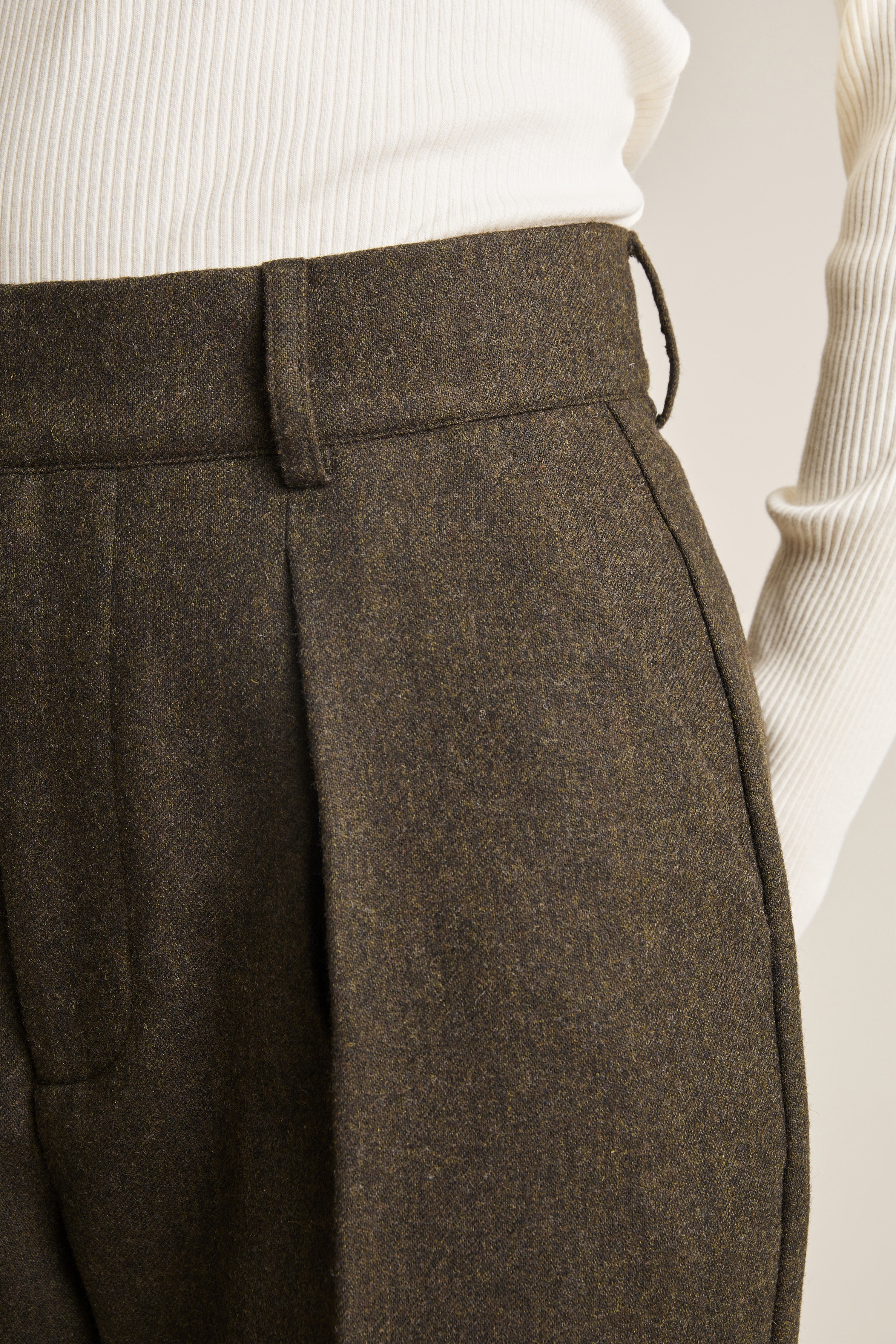 le-pantalon-cigarette-flanelle-olive-pantalon-homme-laine image 5