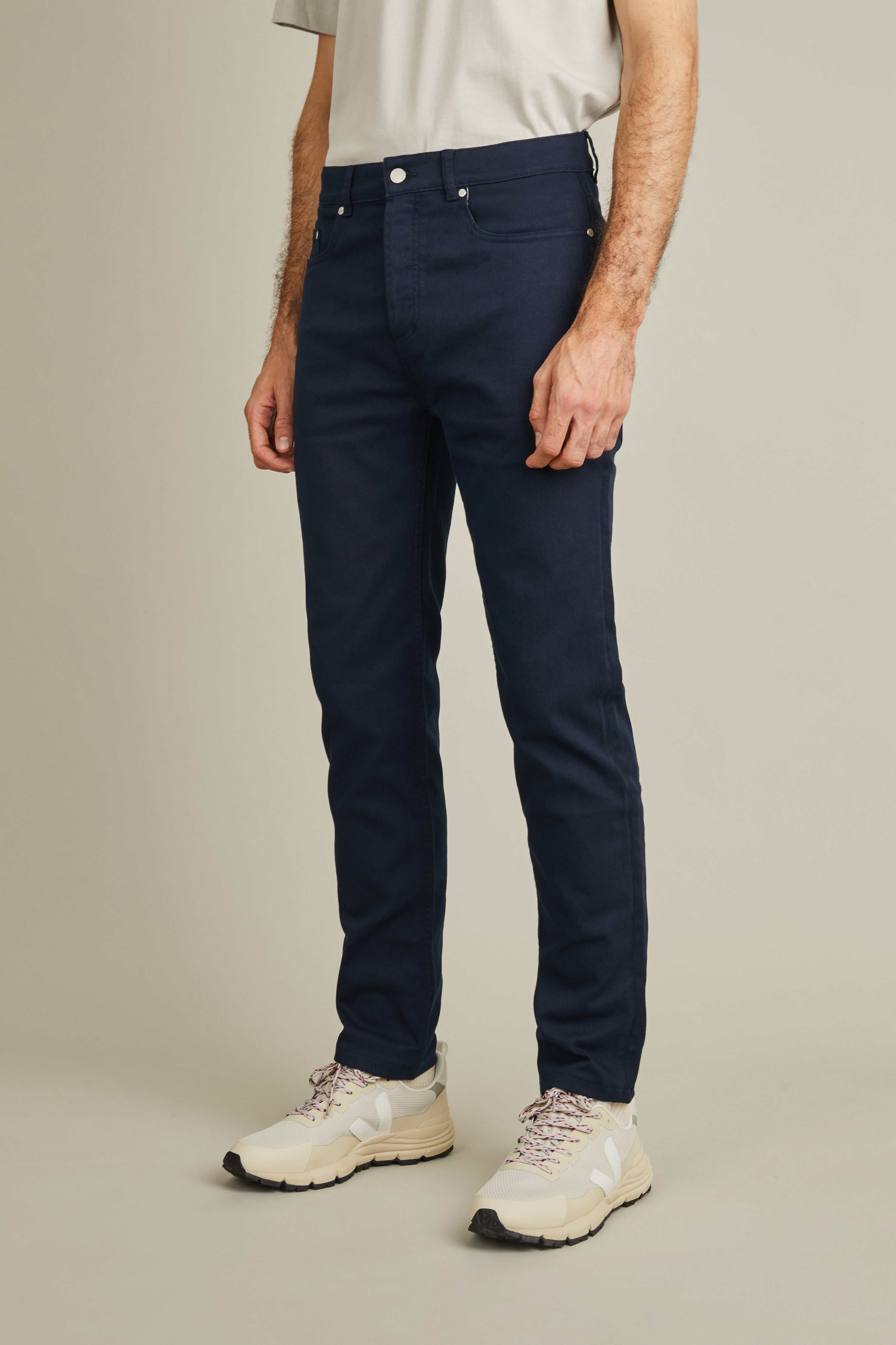 le-pantalon-jean-color-bleu-marine-homme-coton-bio image 4