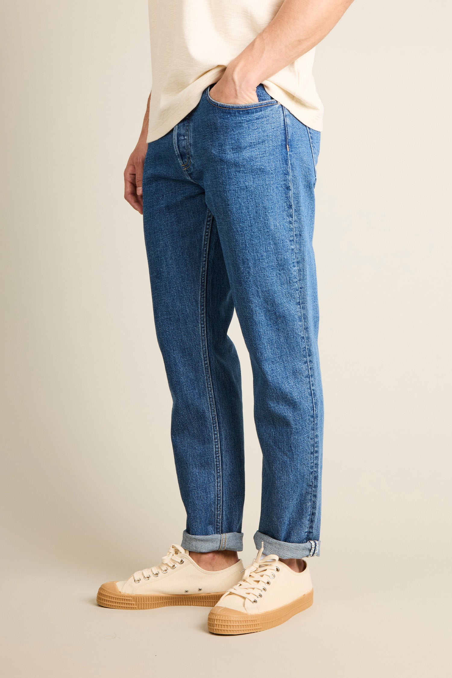 le-pantalon-jean-classique-jean-bleu-vintage image 5