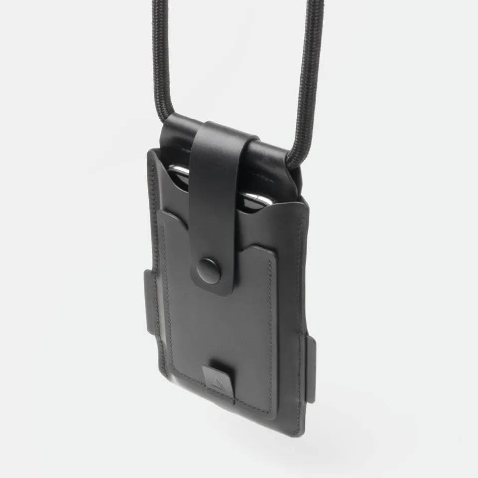 darksails-pour-le-voyage-pochette-t-l-phone-cuir-noir image 1