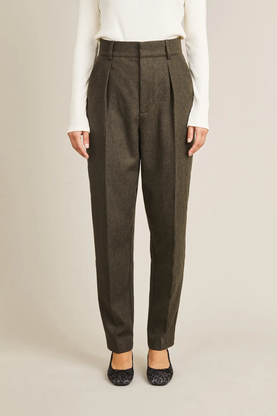 le-pantalon-cigarette-flanelle-olive-pantalon-homme-laine image 1