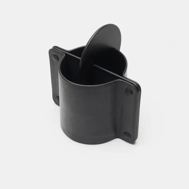 darksails-pot-crayons-cuir-noir-compartiment-bureau image 1