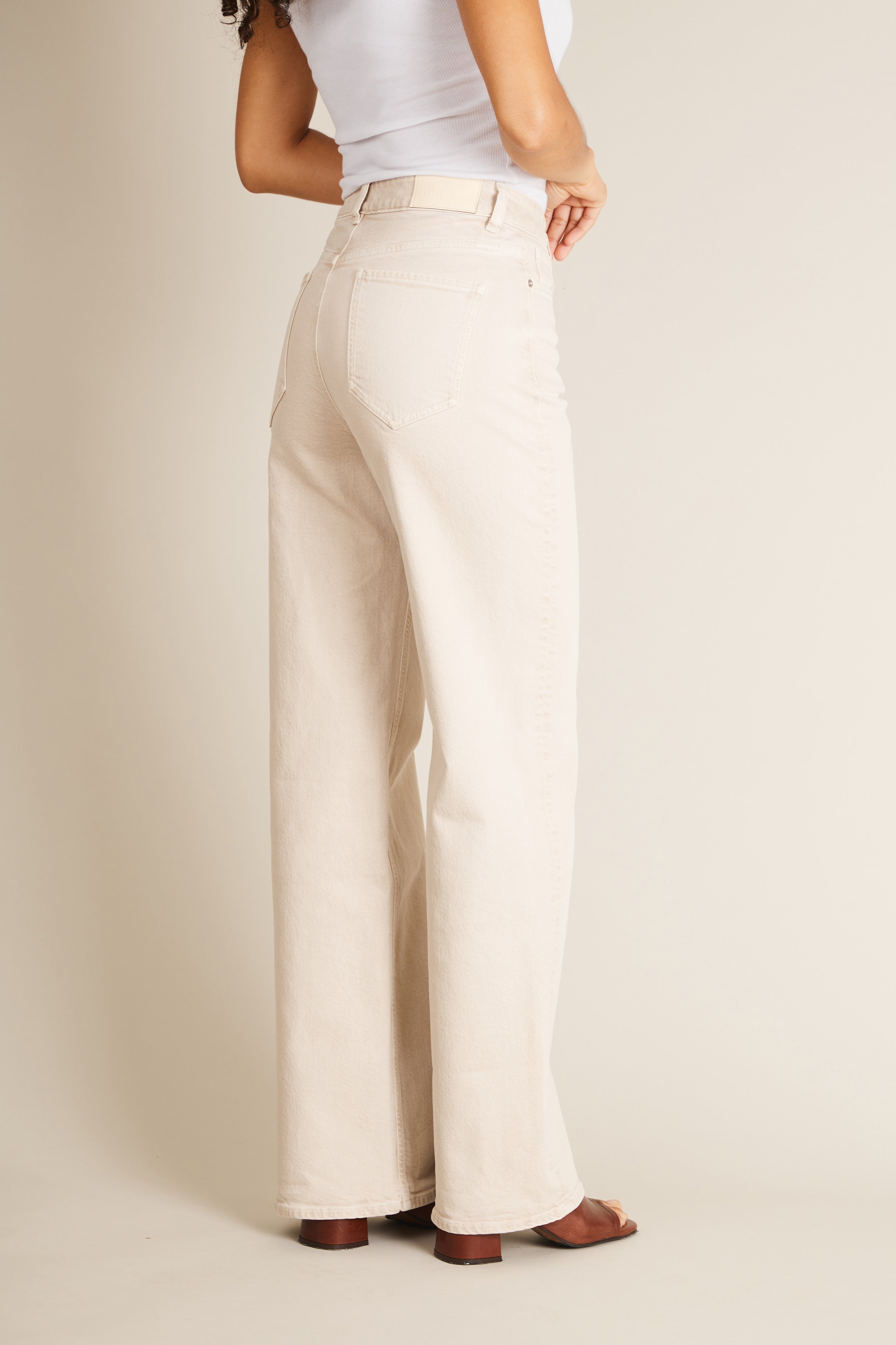 le-pantalon-jean-wideleg-sable-femme-taille-haute-large image 6