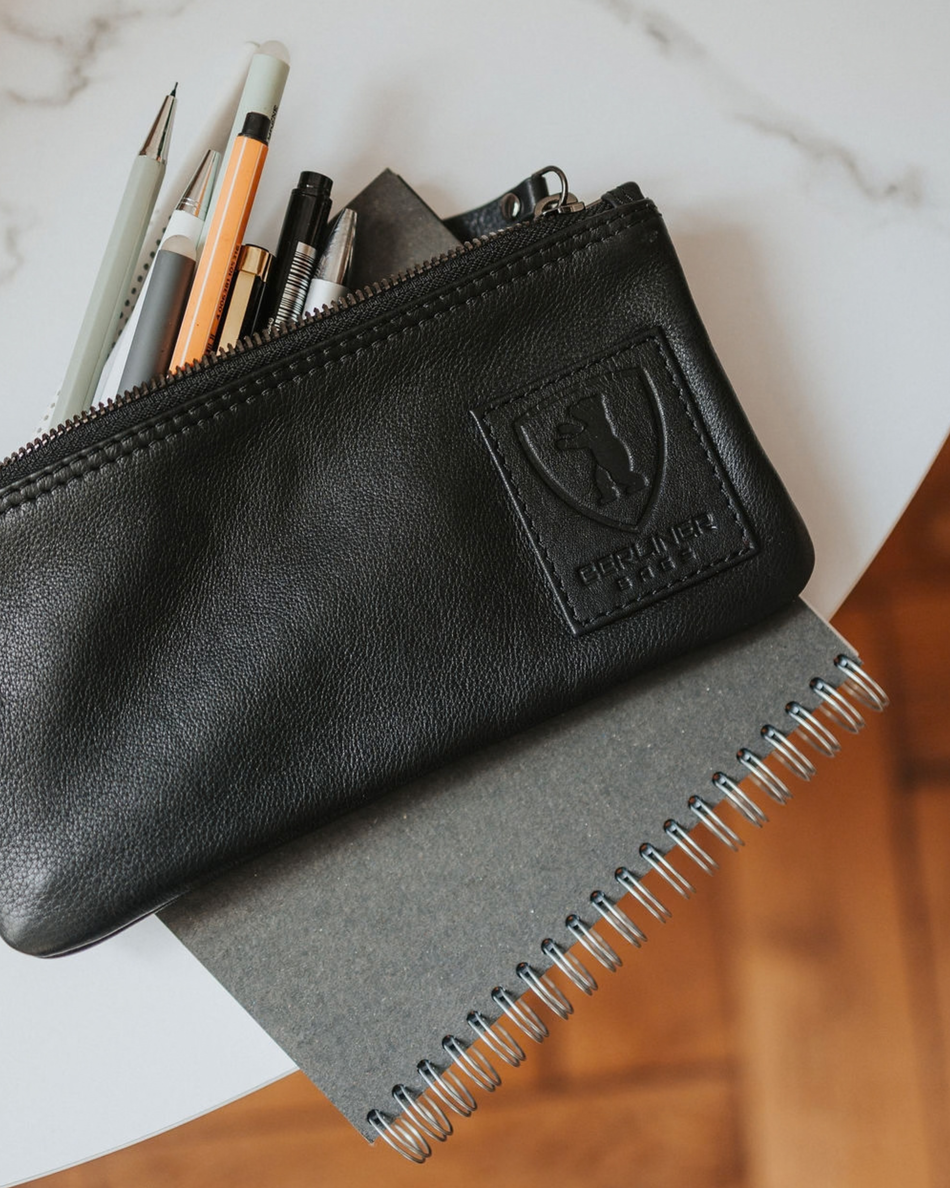 berliner-pen-bag-trousse-cuir-noir-vintage image 3