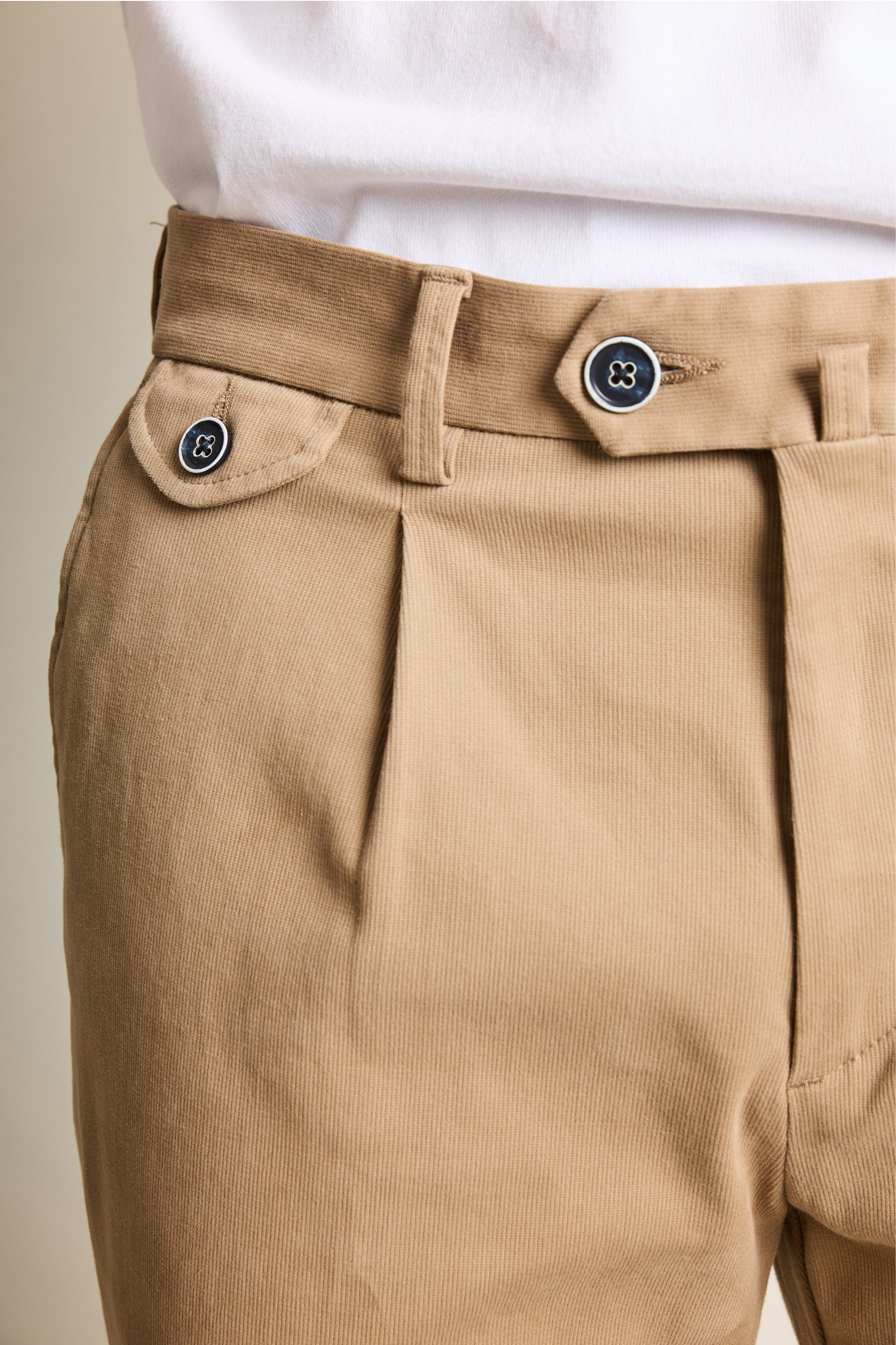 le-pantalon-chinos-homme-chino-pinces-beige-coton image 2