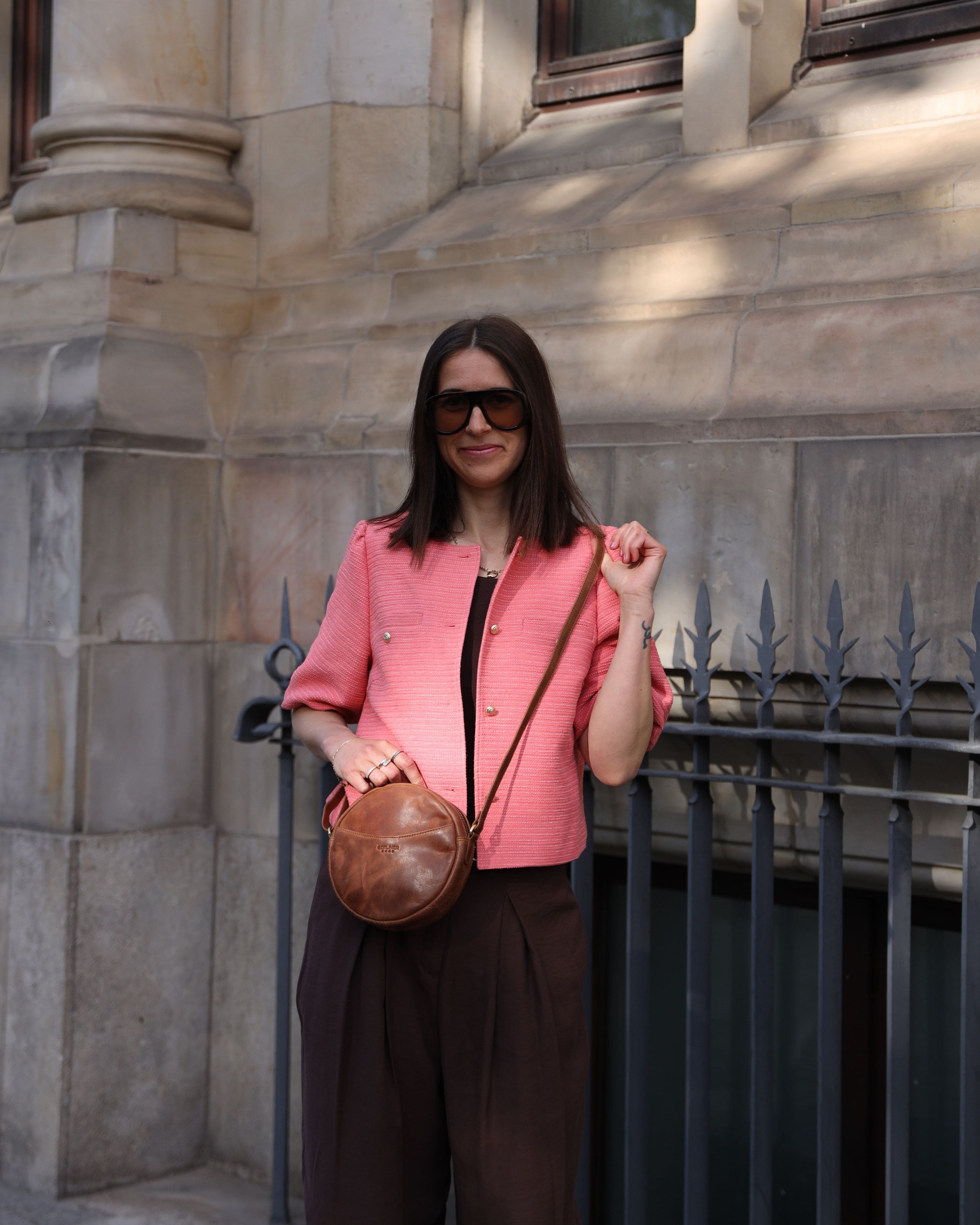 berliner-bags-moon-sac-rond-cuir-camel-bandouli-re image 2