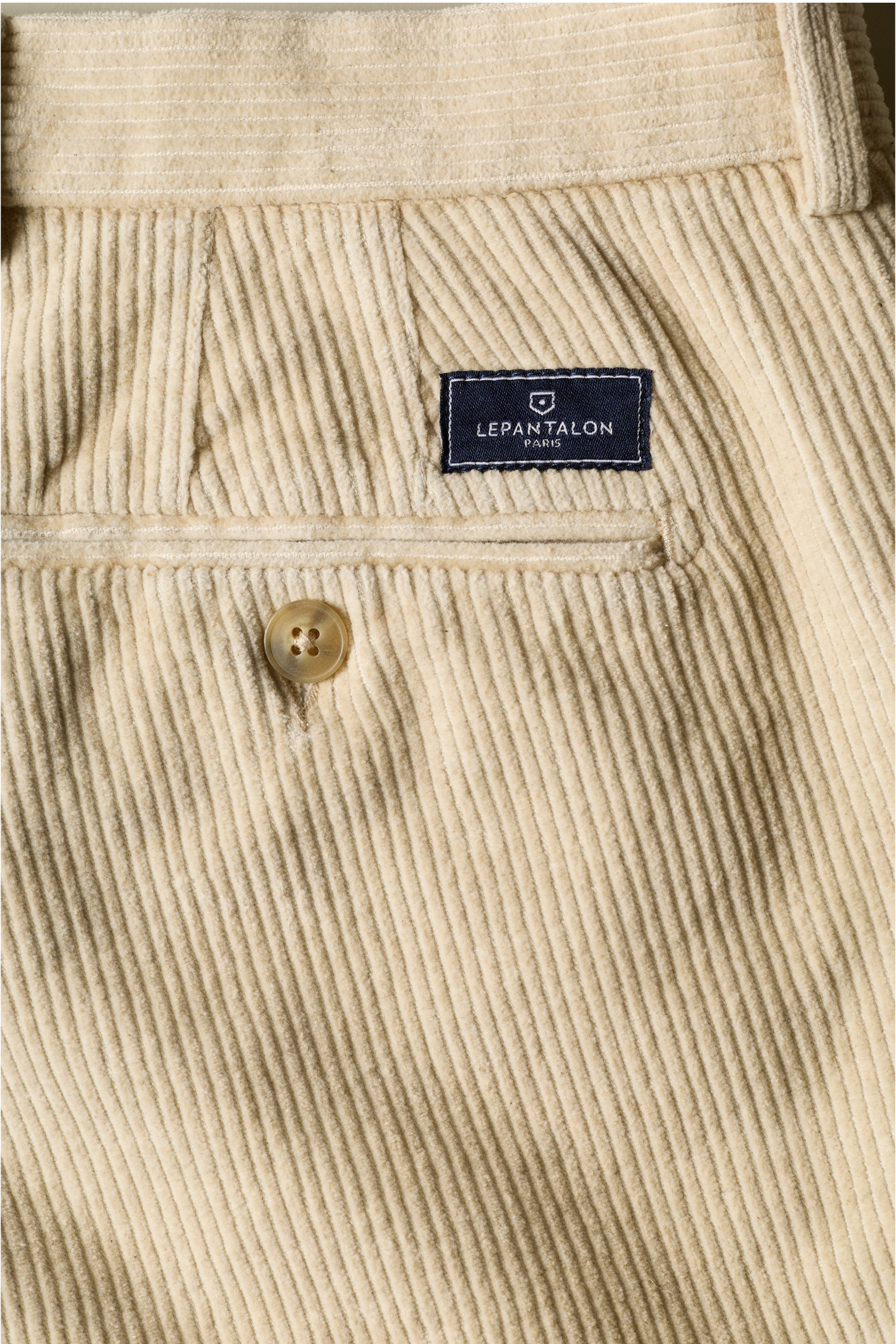 le-pantalon-chino-pinces-velours-cru-pantalon-carotte image 3