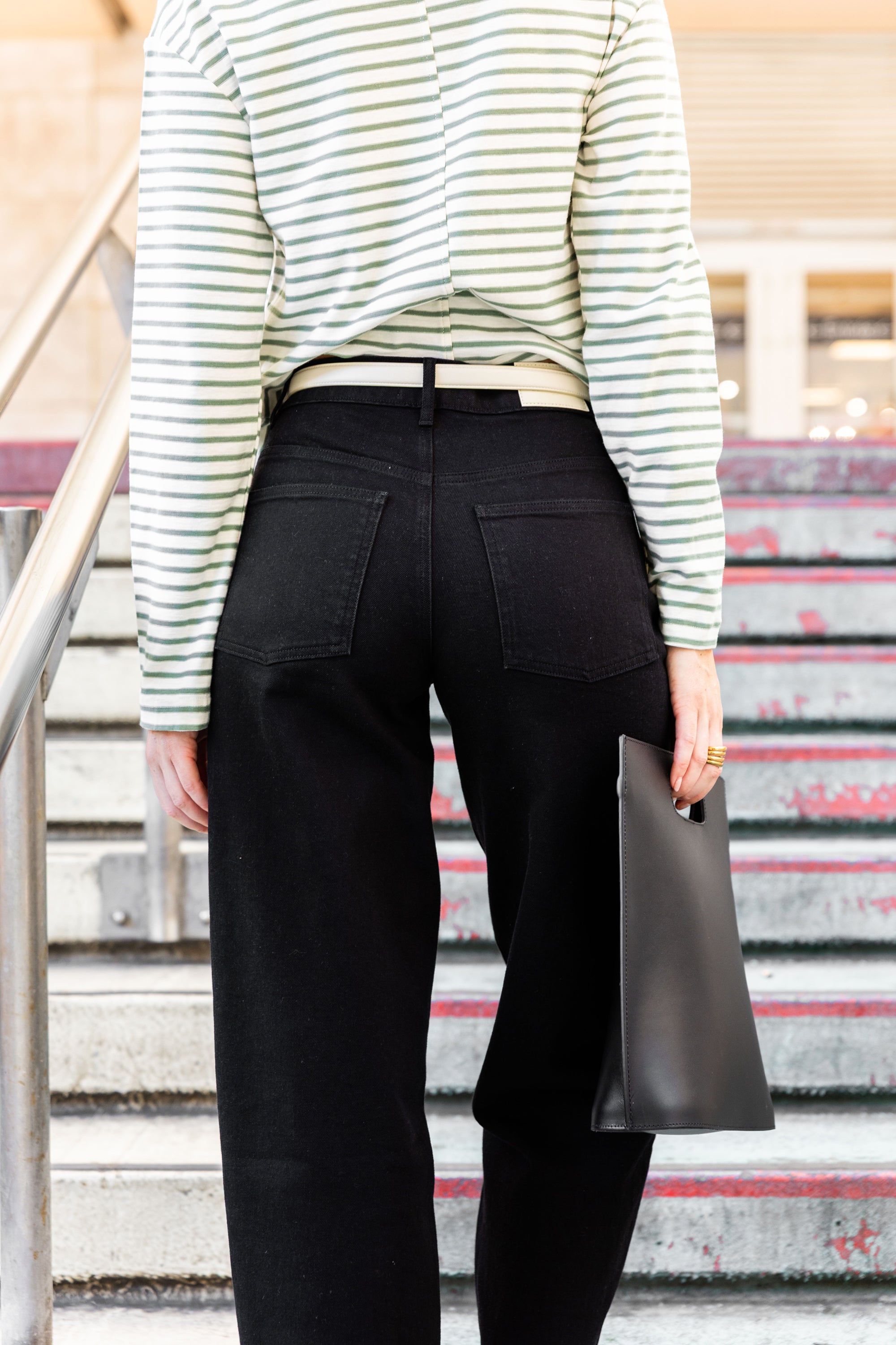 le-pantalon-jean-balloon-noir-jean-large-coton image 8