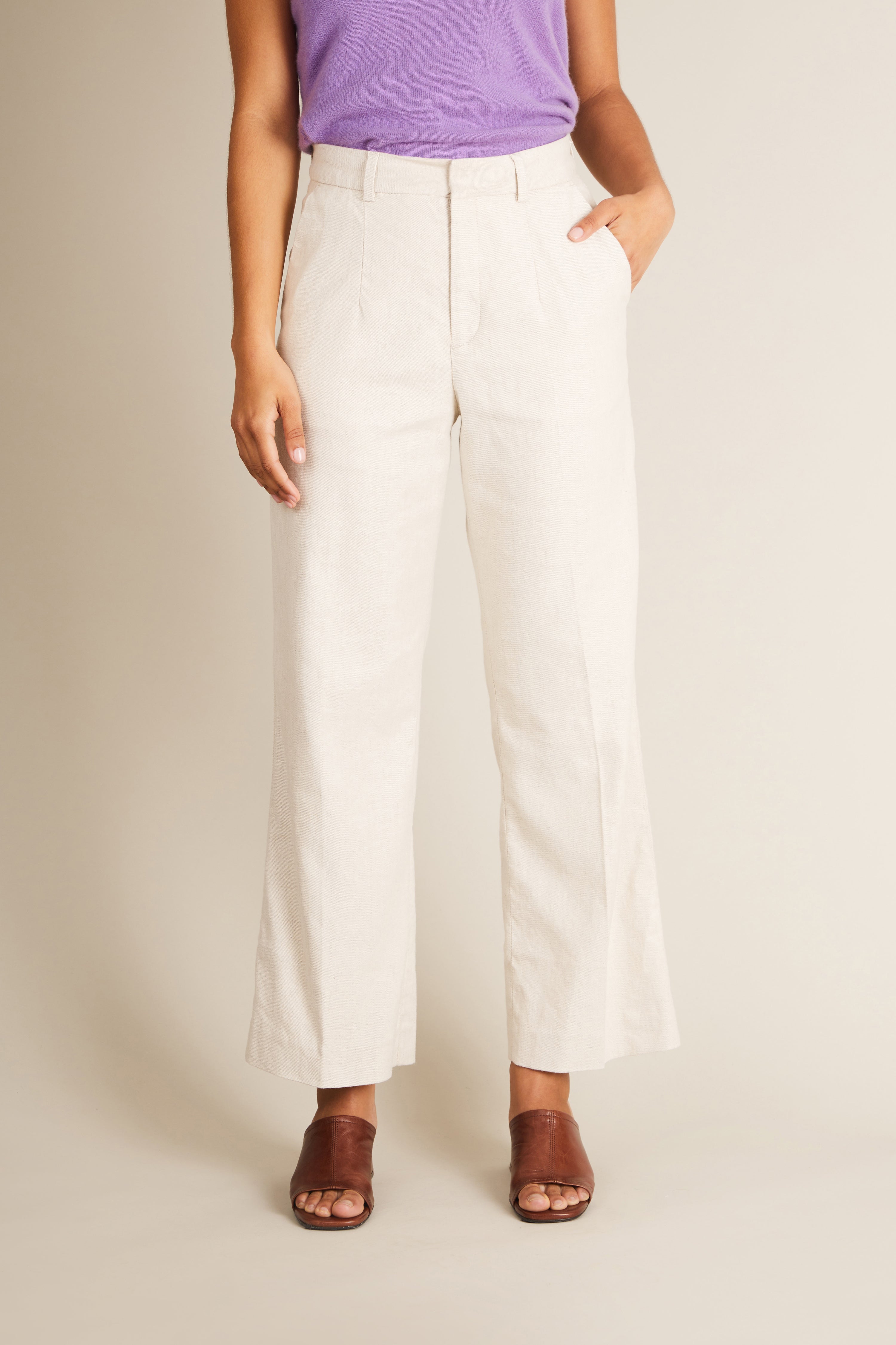le-pantalon-flare-pantalon-femme-cru-coton-lin image 4