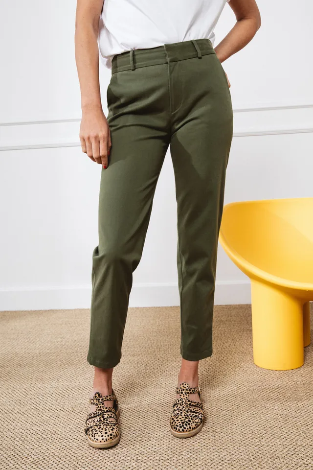 le-pantalon-chino-kaki-femme-carotte-coton-bio image 1