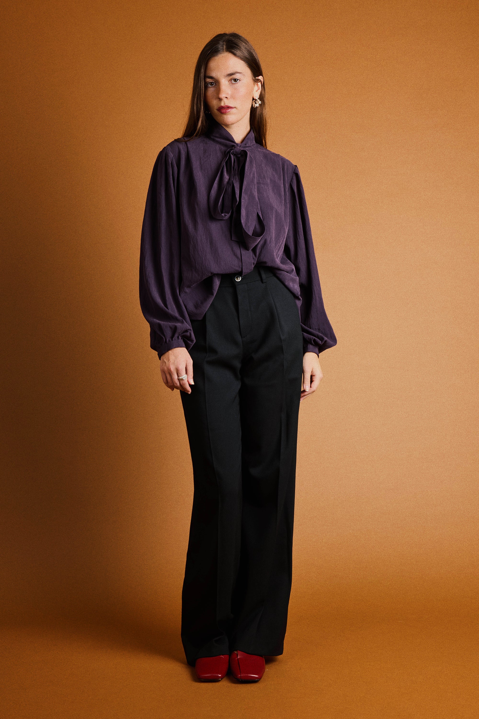 le-pantalon-palazzo-noir-pantalon-femme-40-laine-infroissable image 4