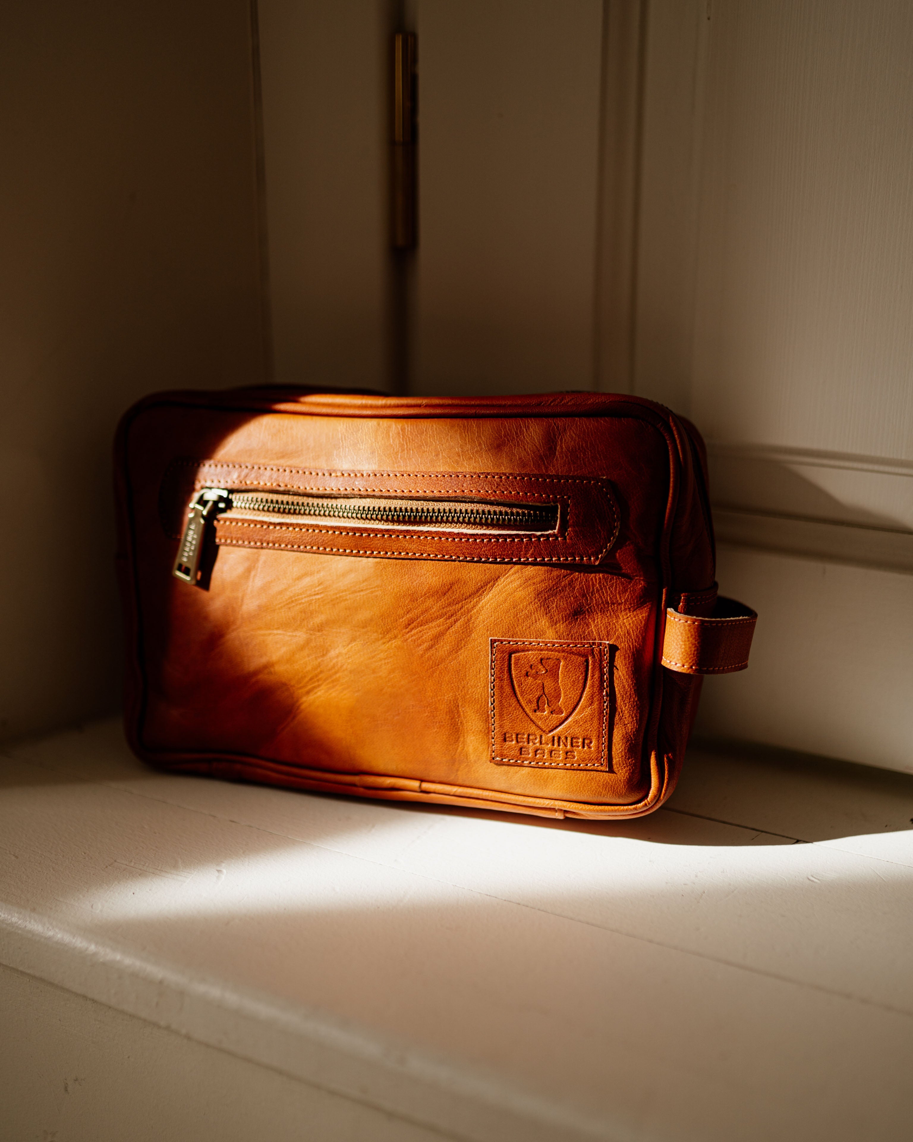 berliner-bags-paul-trousse-de-toilette-marron-vintage-simple image 8