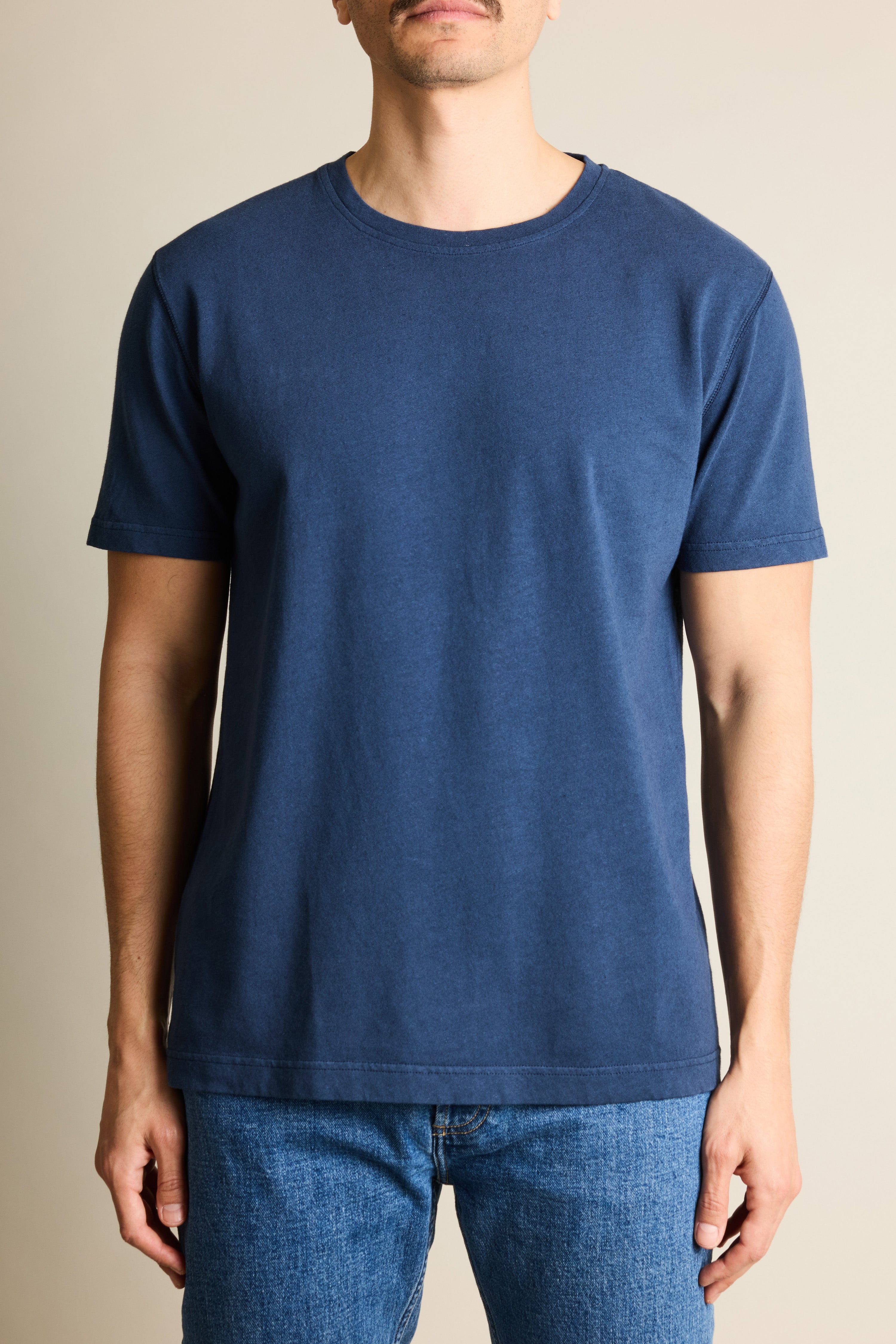le-pantalon-t-shirt-coton-lin-indigo-tee-shirt-homme-col-rond image 4