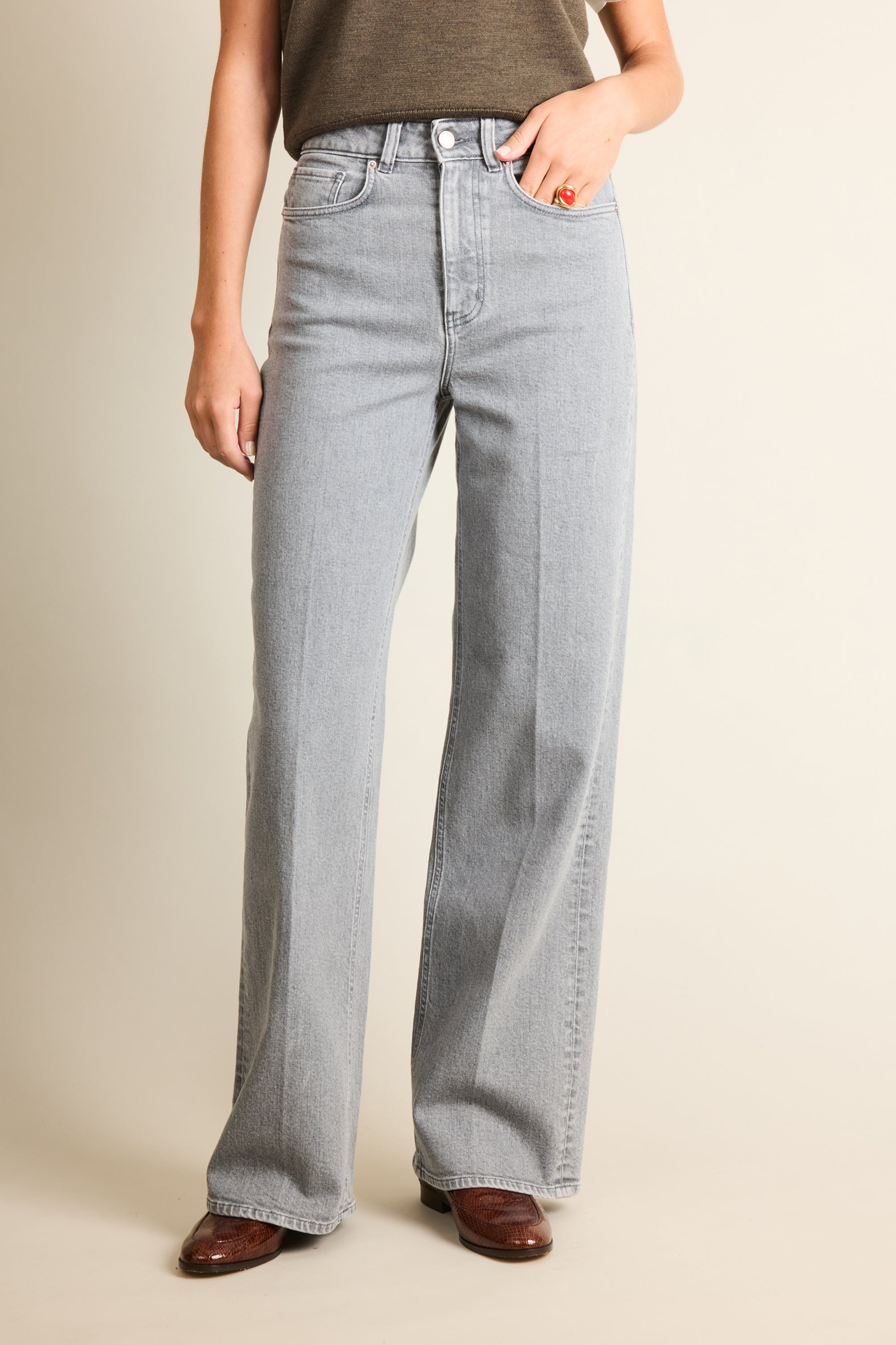 le-pantalon-jeans-femme-wideleg-gris-coton-bio-taille-haute image 1