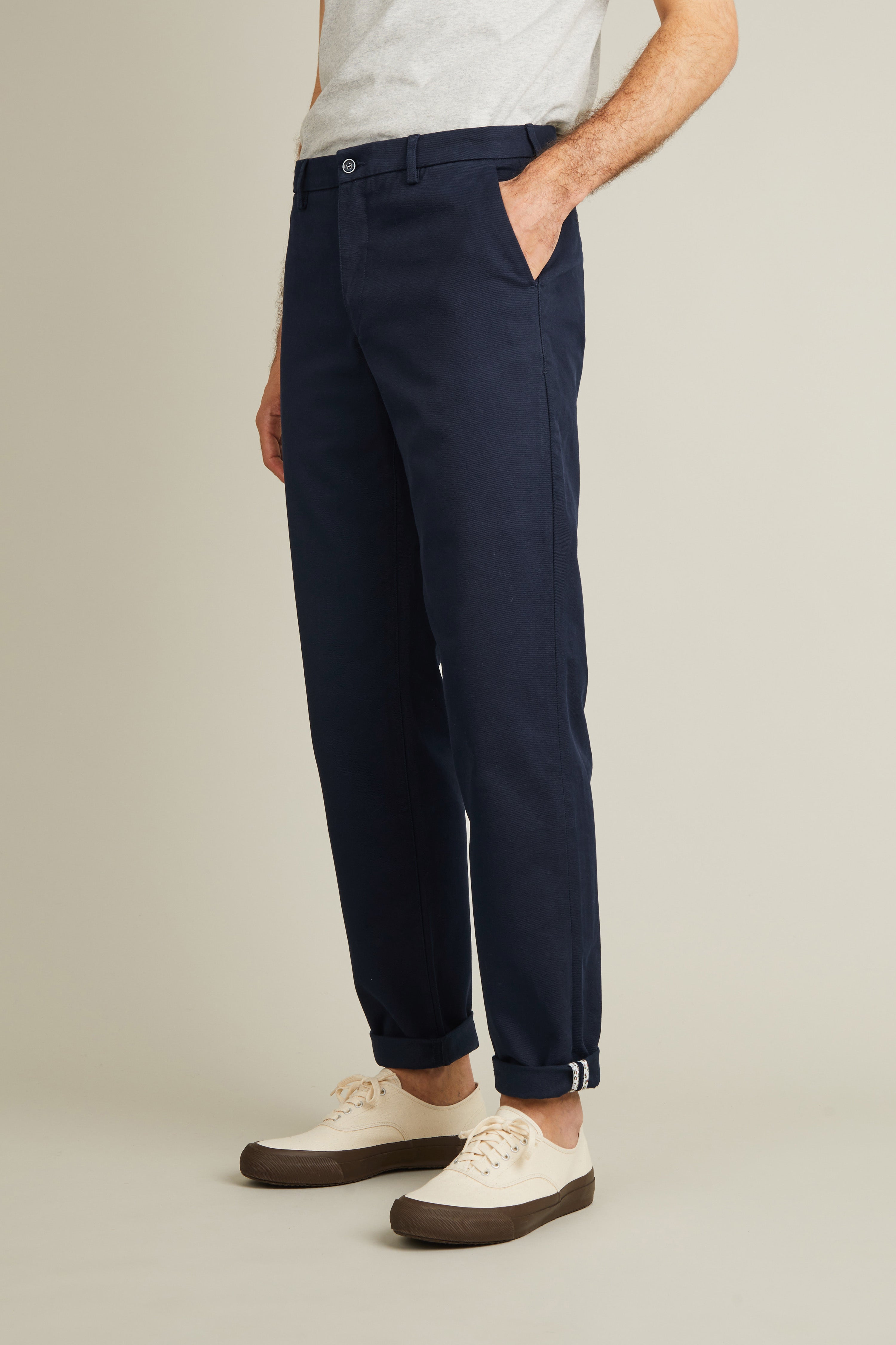 le-pantalon-chino-droit-bleu-marine-coton-stretch-4-saisons image 4