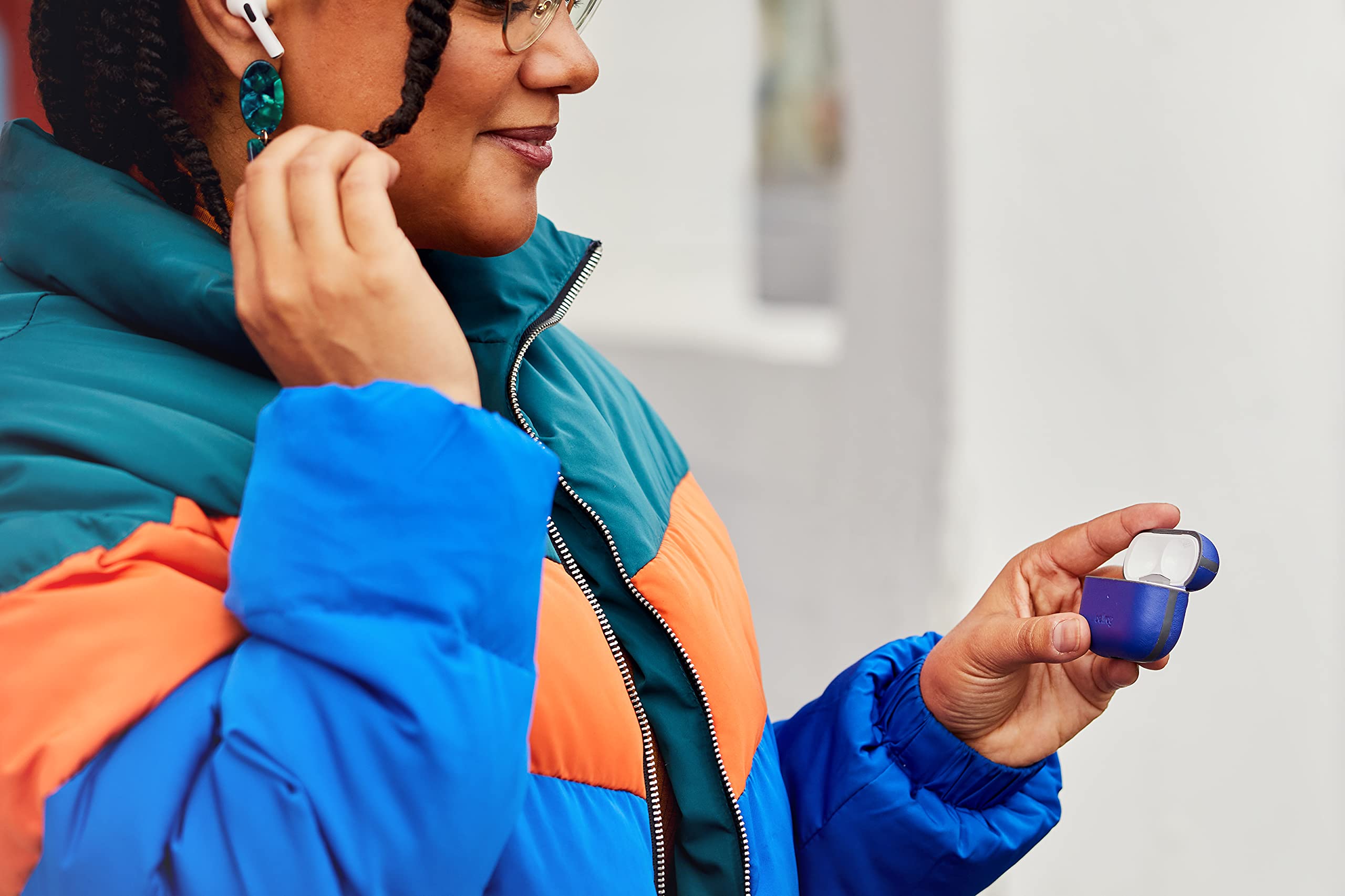 bellroy-pod-jacket-tui-cuir-airpods-pro-1-cobalt image 8