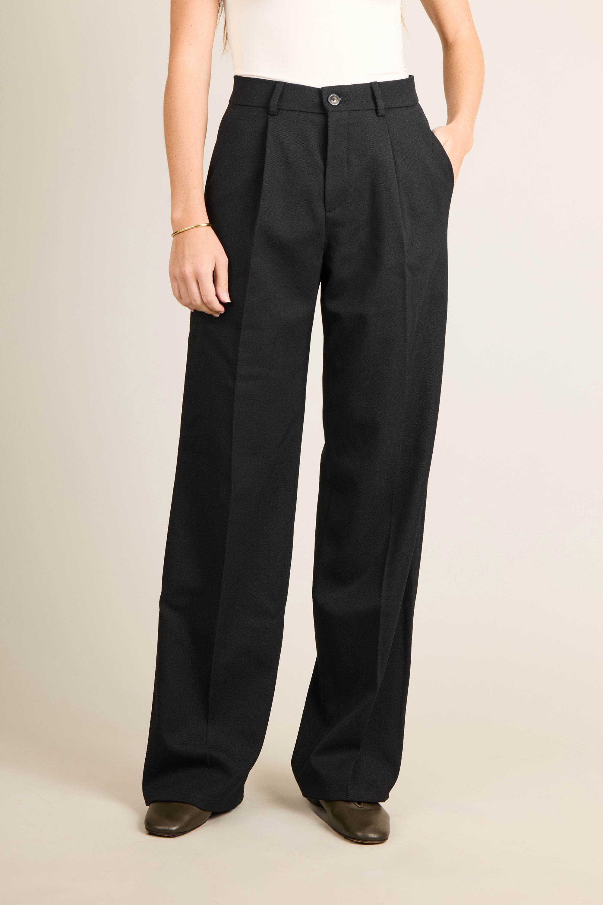 le-pantalon-palazzo-noir-pantalon-femme-40-laine-infroissable image 1