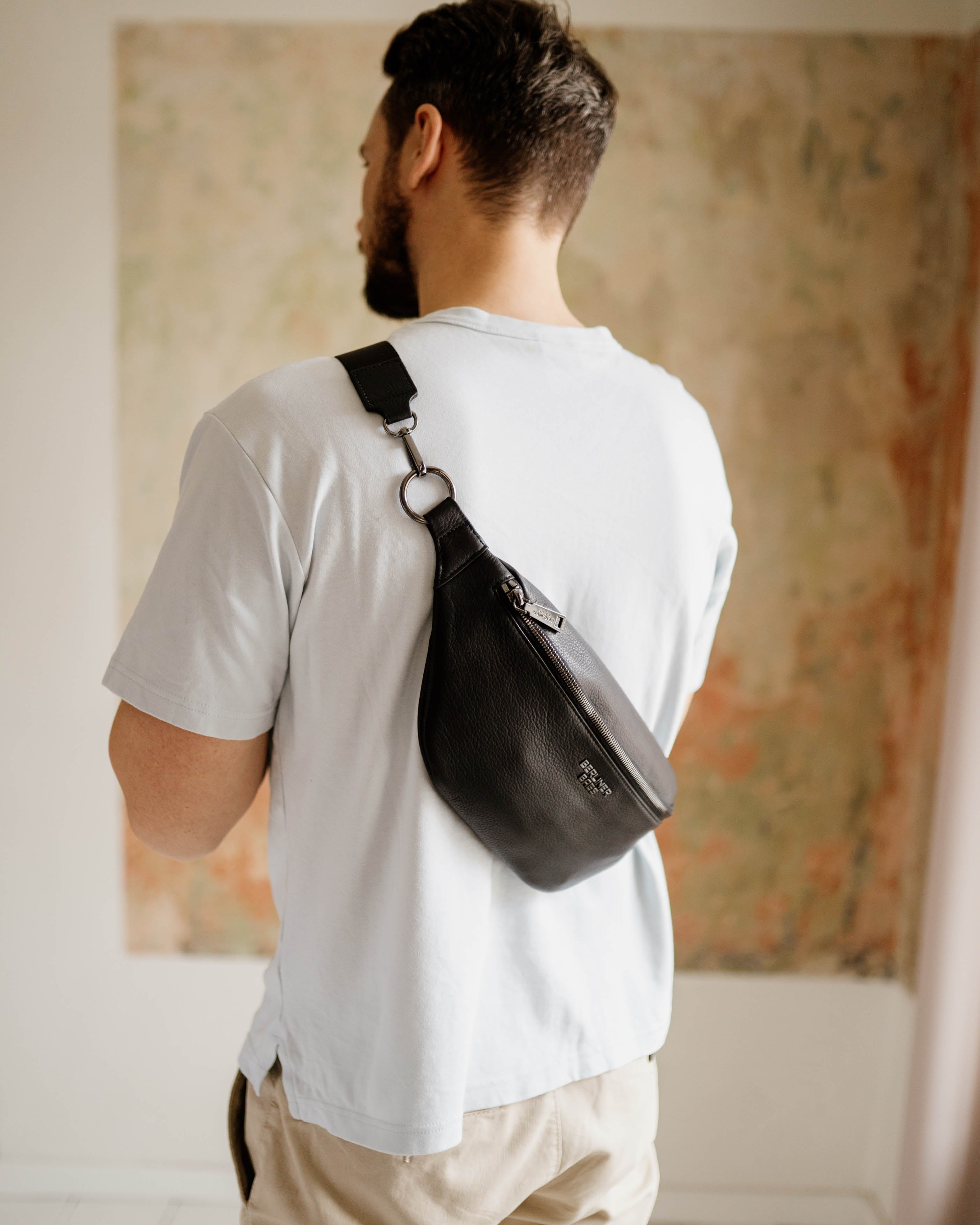 berliner-bags-mona-xl-sac-banane-cuir-noir-taille-r-glable image 2
