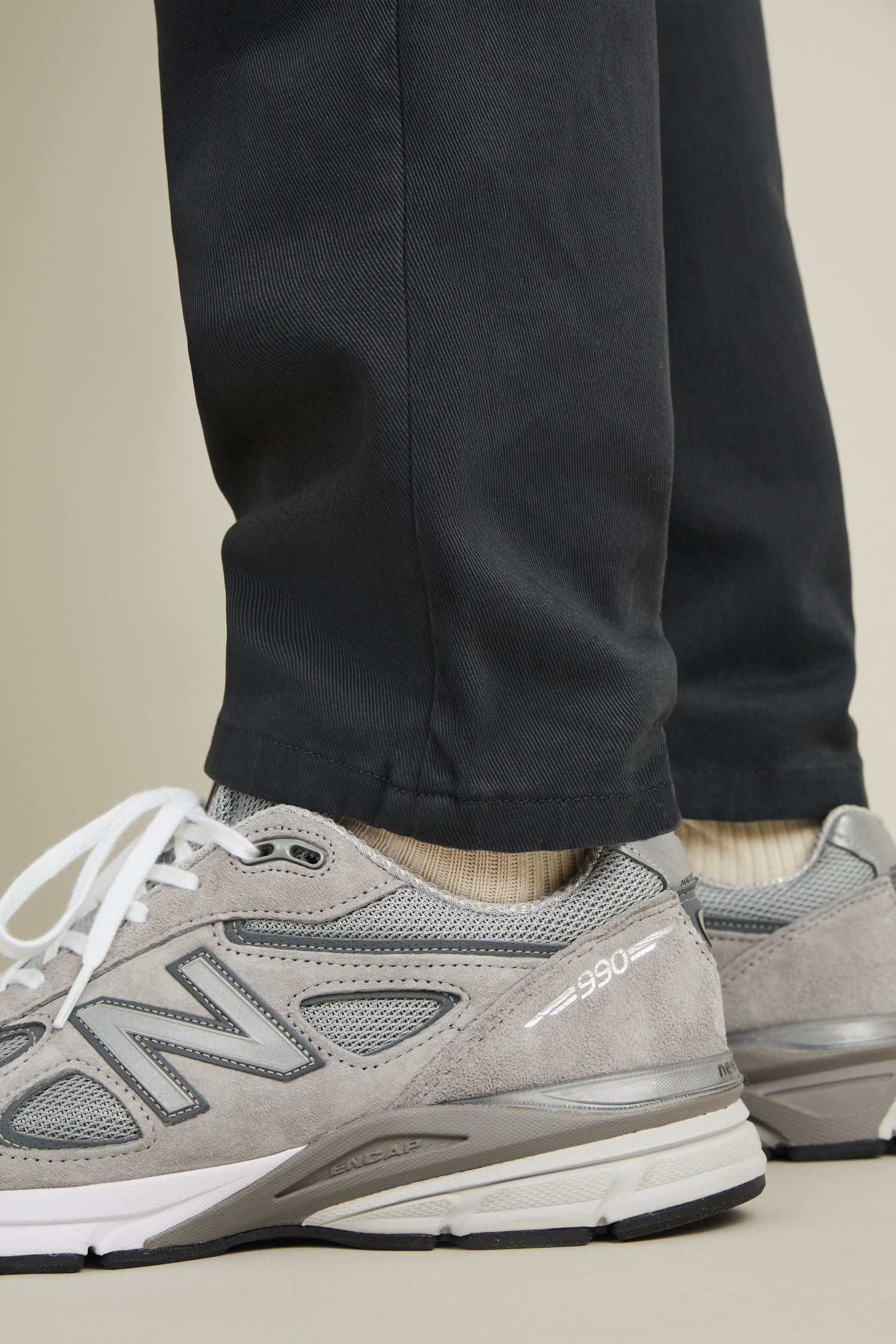 le-pantalon-chino-droit-gris-anthracite-pantalon-homme-coton image 6