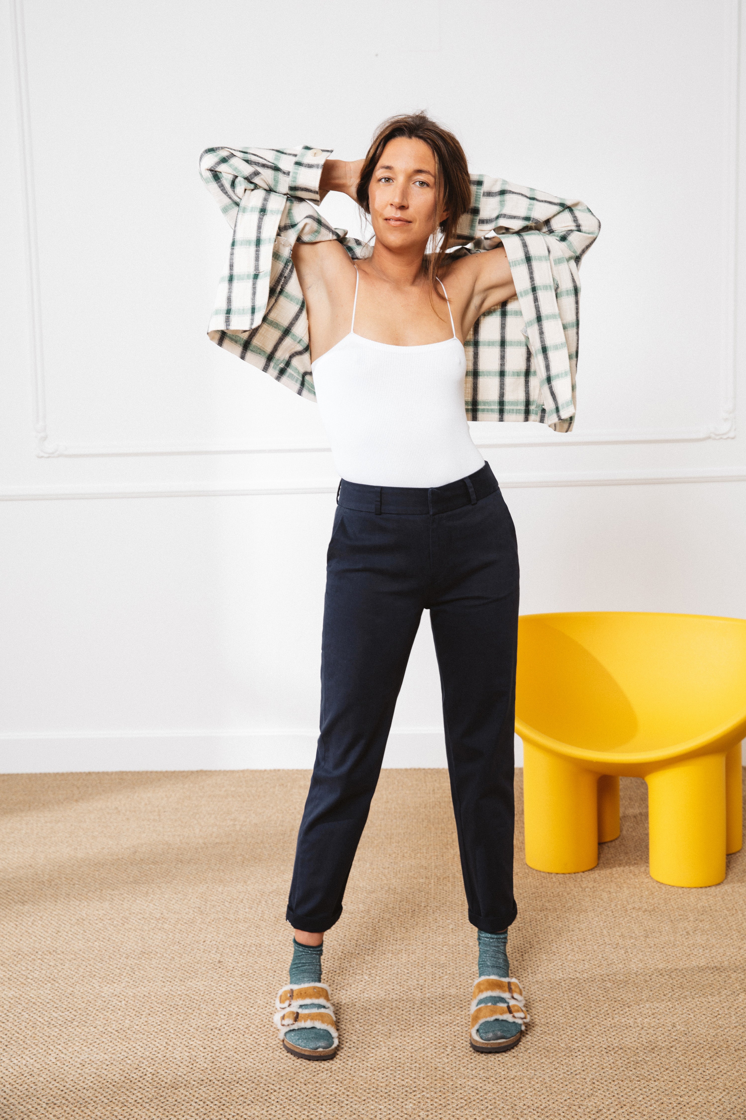 le-pantalon-chino-bleu-marine-femme-taille-haute-coton image 1