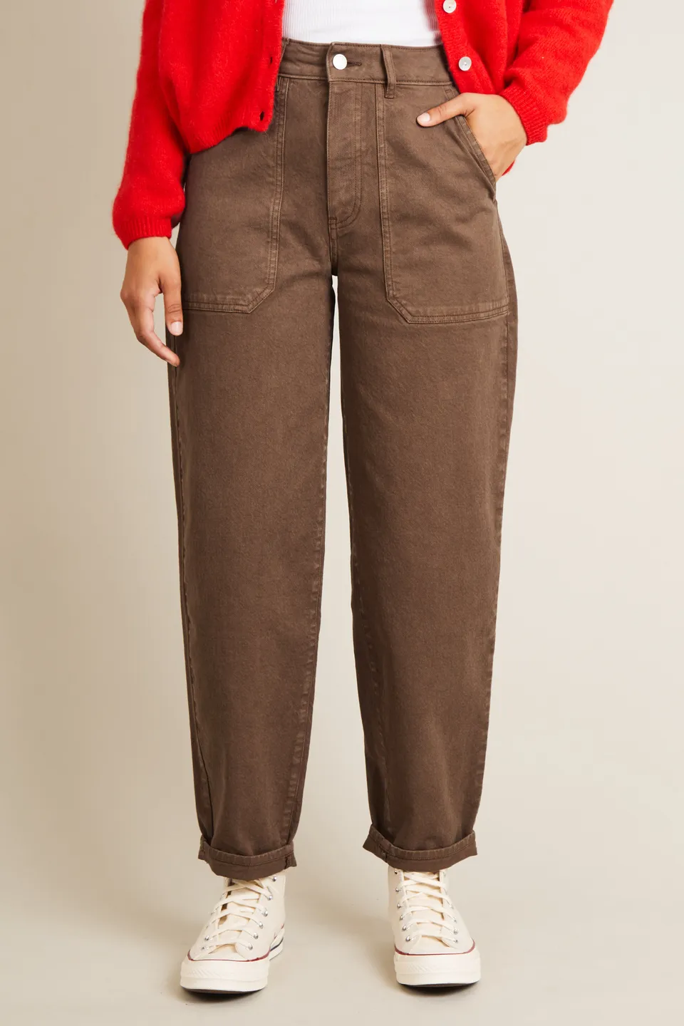 le-pantalon-jeans-femme-jean-balloon-marron-large-recycl image 1