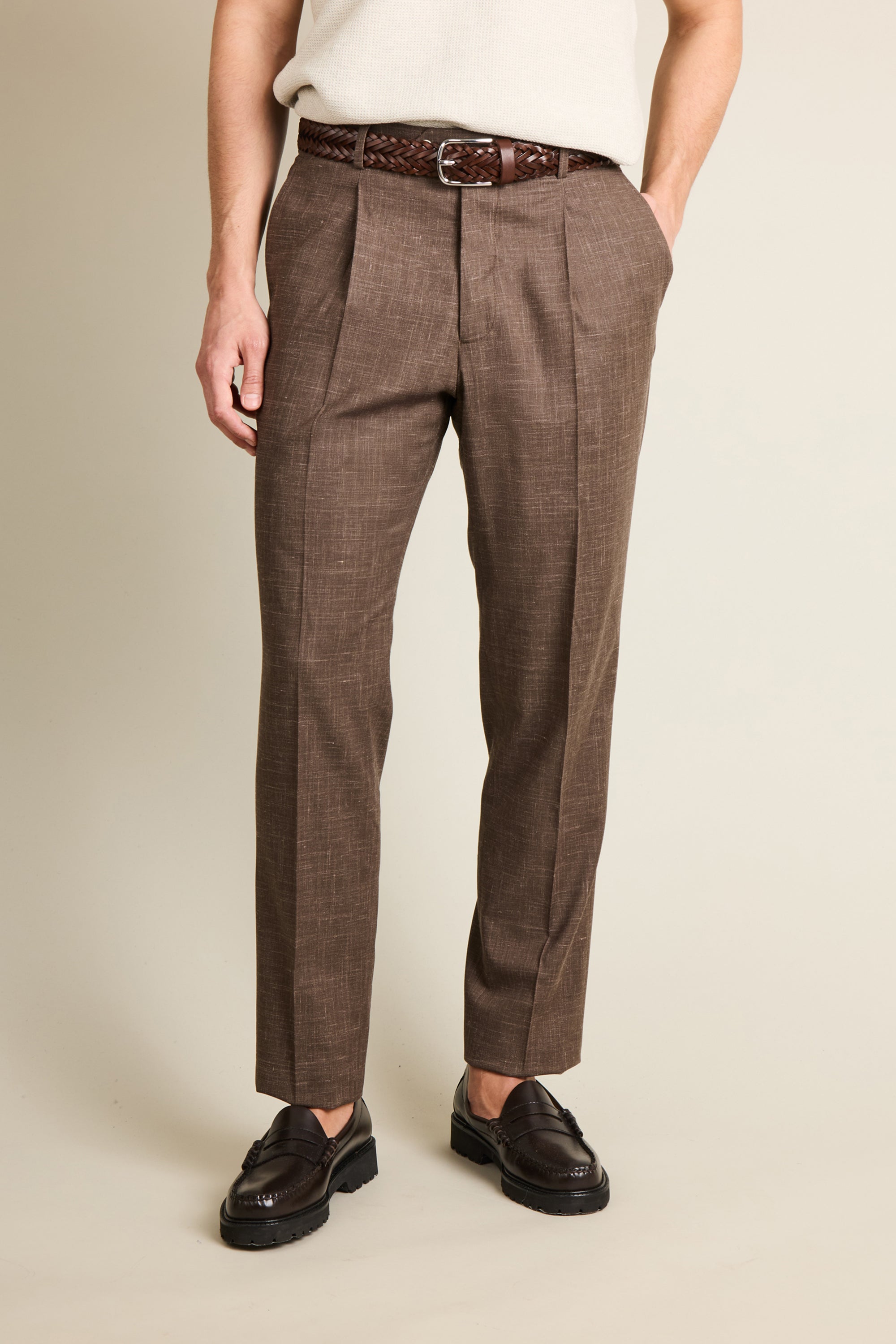 le-pantalon-pinces-homme-l-ger-marron-laine-lin-soie image 1