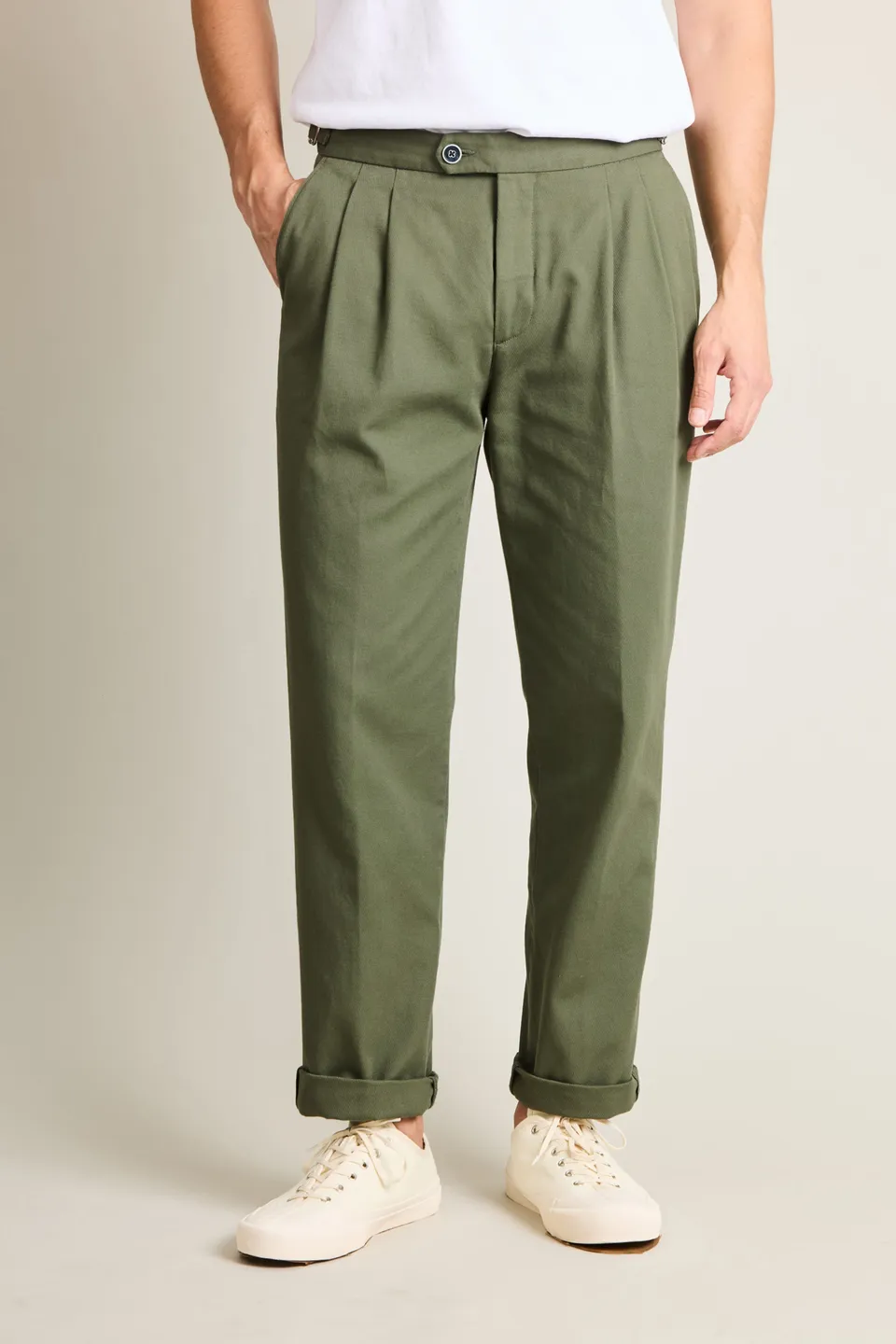 le-pantalon-chino-droit-double-pinces-kaki-coton image 1