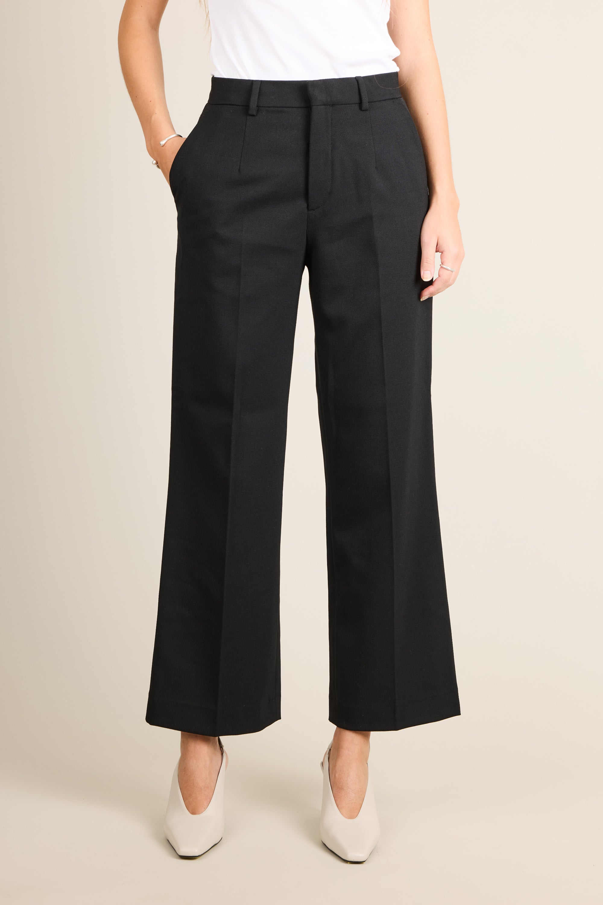 le-pantalon-flare-pantalon-noir-femme-laine-infroissable image 7