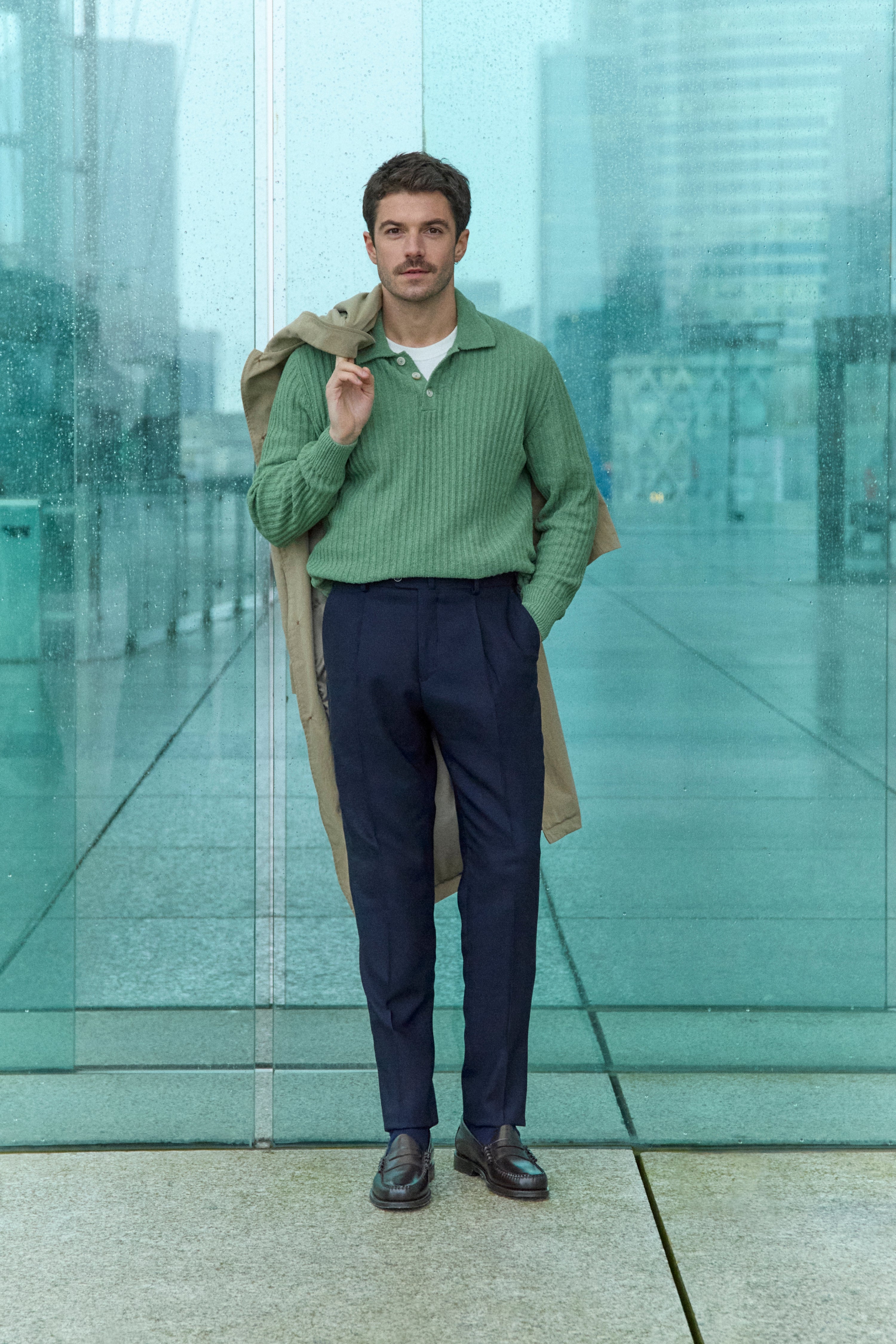 le-pantalon-travel-pantalon-bleu-marine-100-laine-infroissable image 3