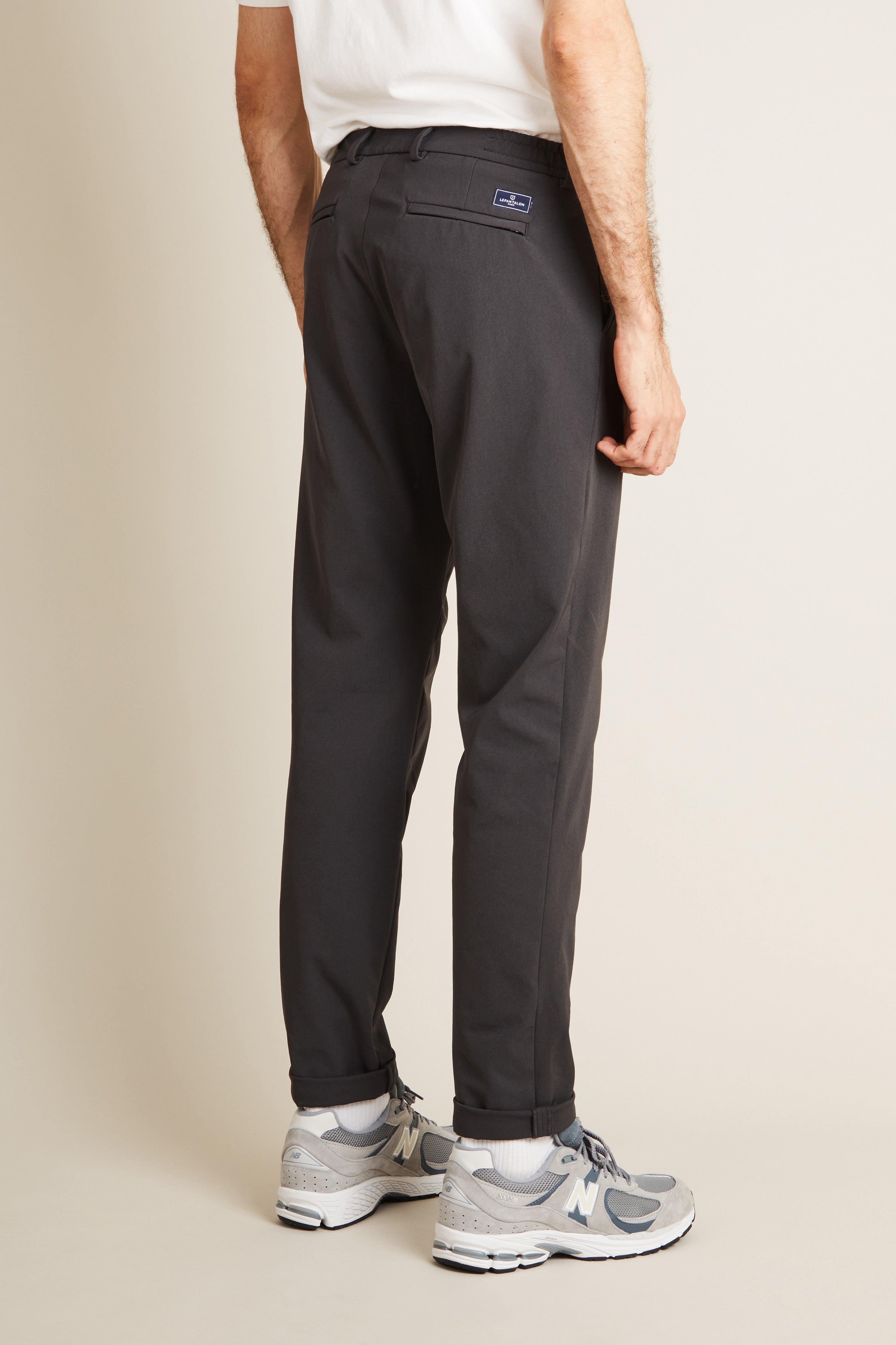 le-pantalon-chino-technique-pantalon-gris-anthracite image 3