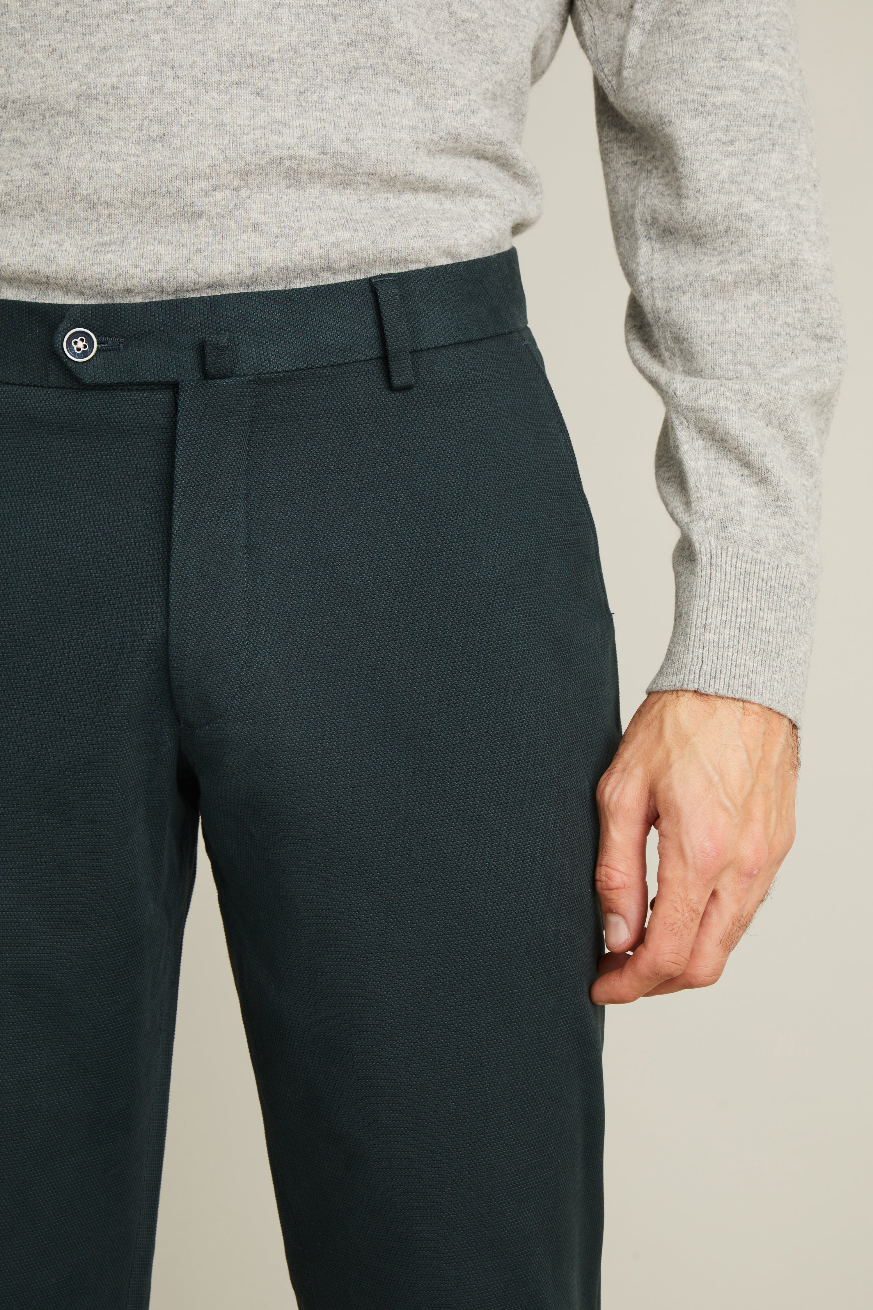 le-pantalon-chino-textur-pantalon-homme-vert-anglais image 2