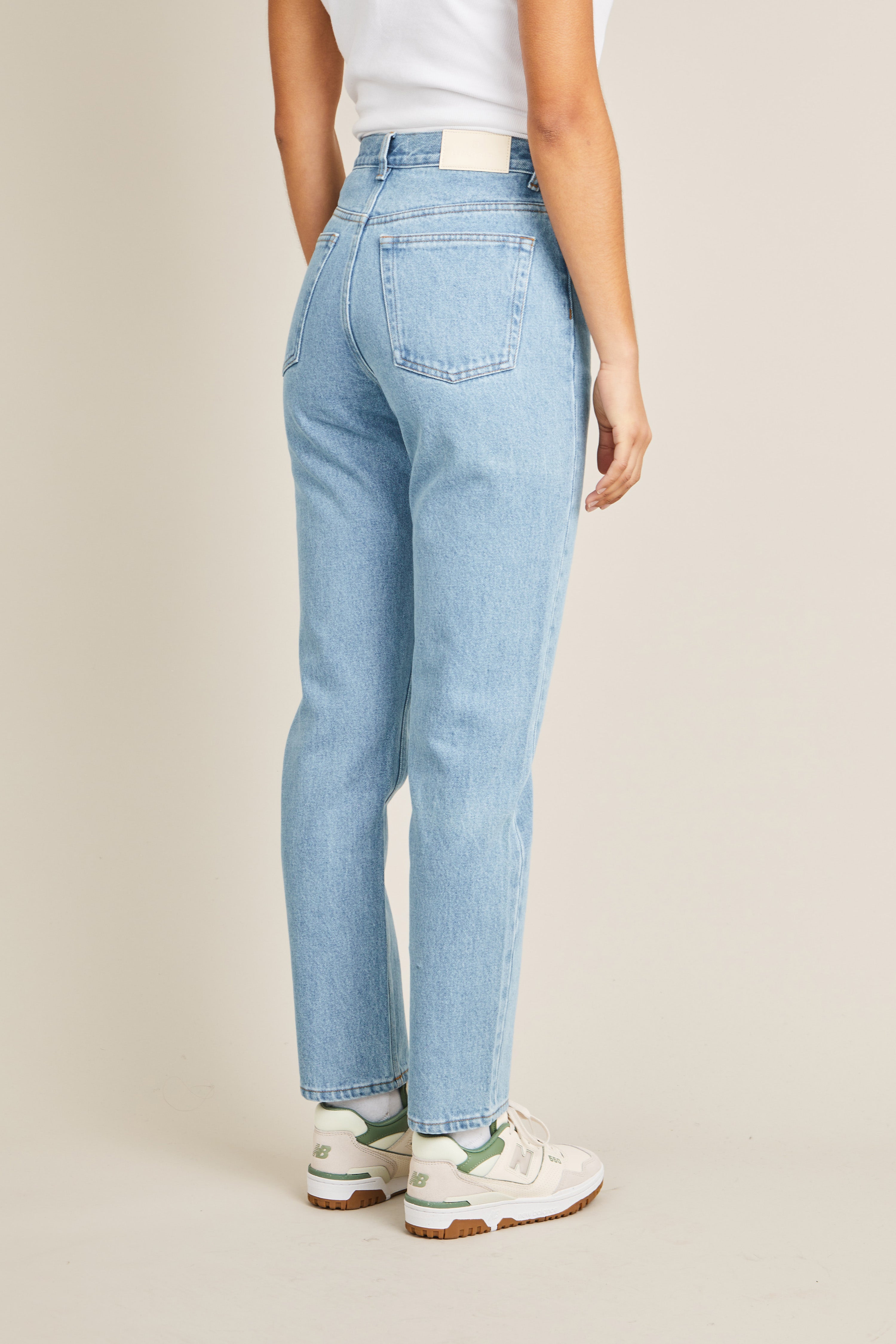 le-pantalon-jean-droit-bleached-v1-jean-homme-d-lav image 4