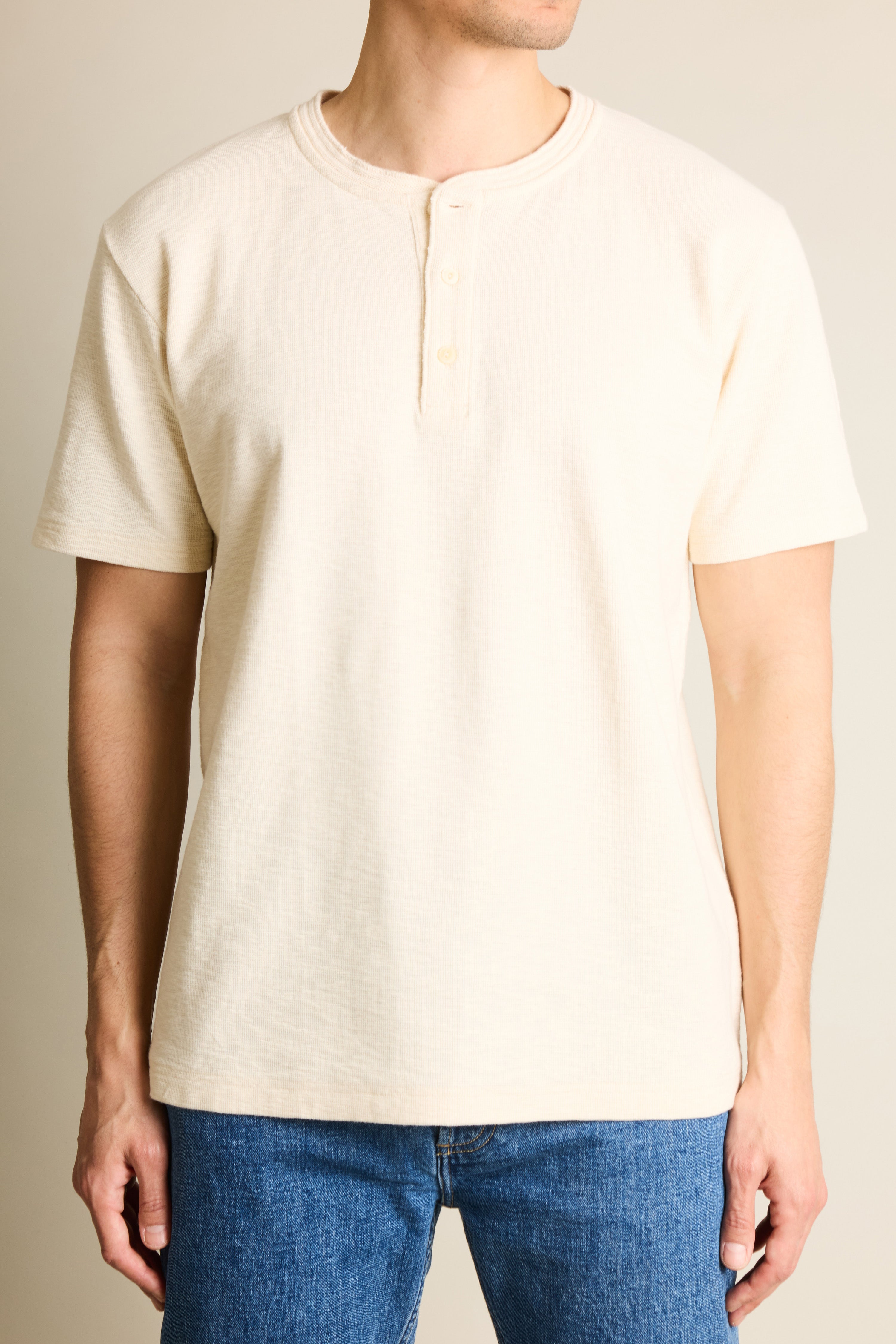 le-pantalon-henley-cru-tee-shirt-coton-3-boutons image 3