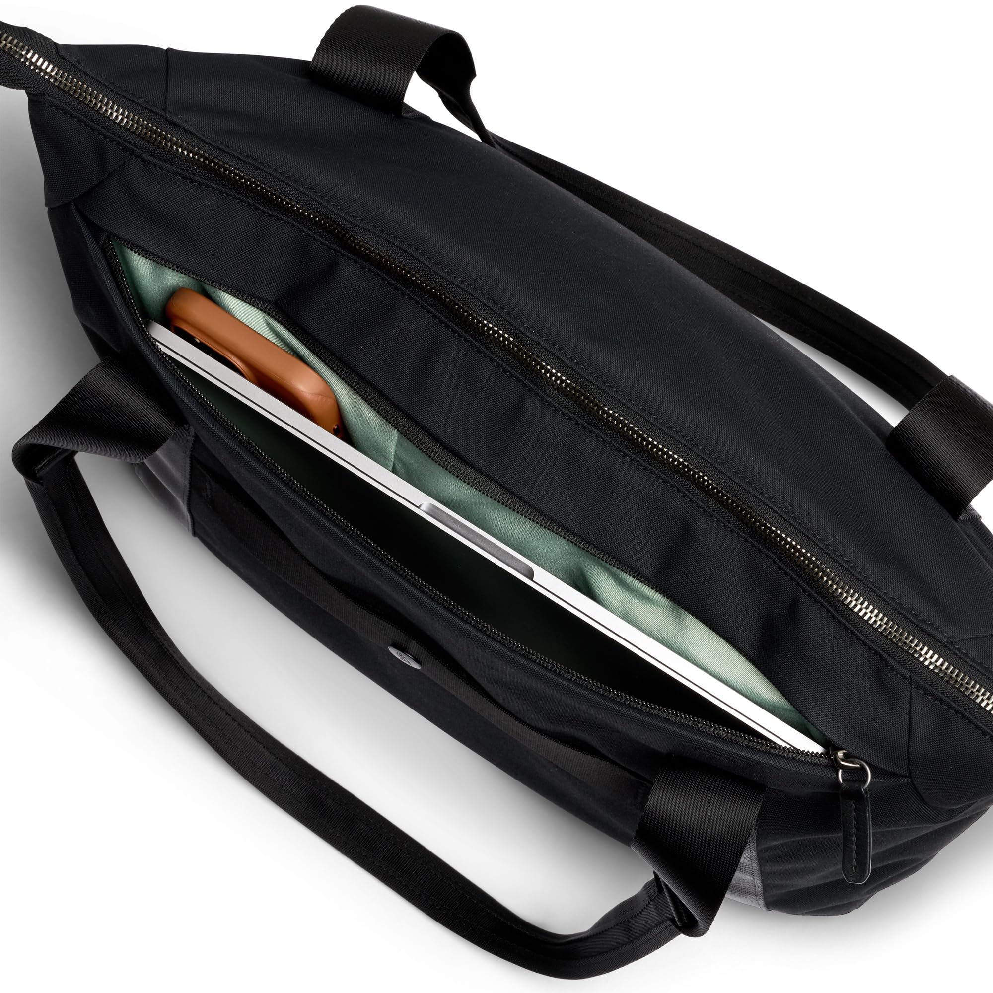 bellroy-classic-getaway-sac-week-end-28l-noir-ordinateur-15 image 4