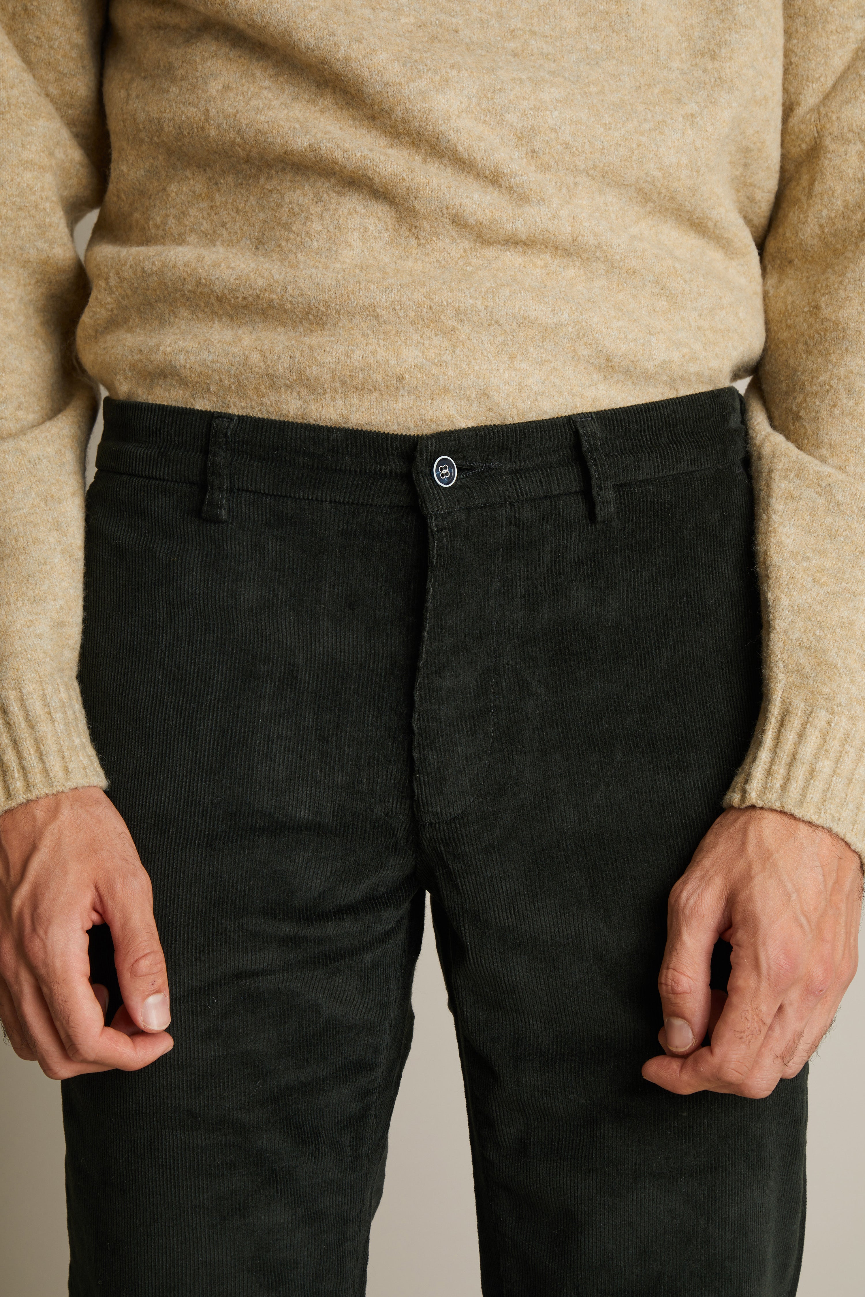 le-pantalon-chino-velours-vert-sapin-chino-homme-chaud image 2