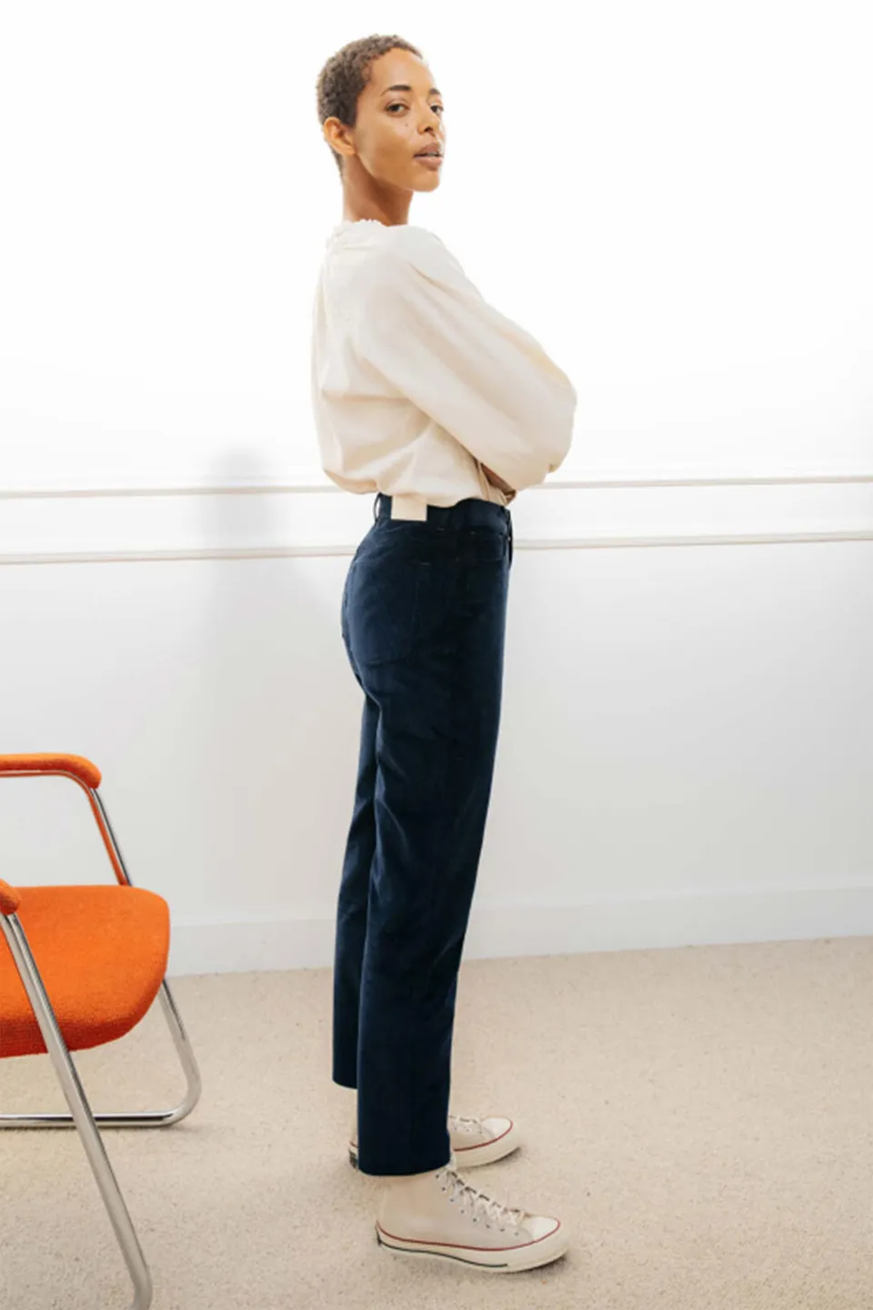 le-pantalon-velours-pantalon-droit-bleu-nuit-taille-haute image 1