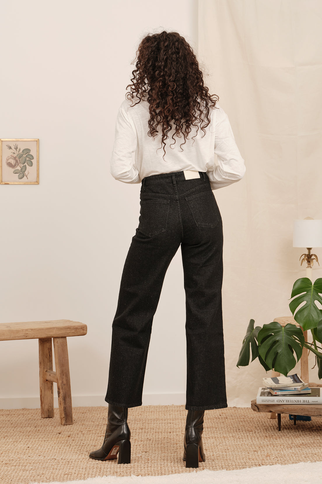 le-pantalon-flare-vintage-jean-femme-noir-7-8-coton image 4