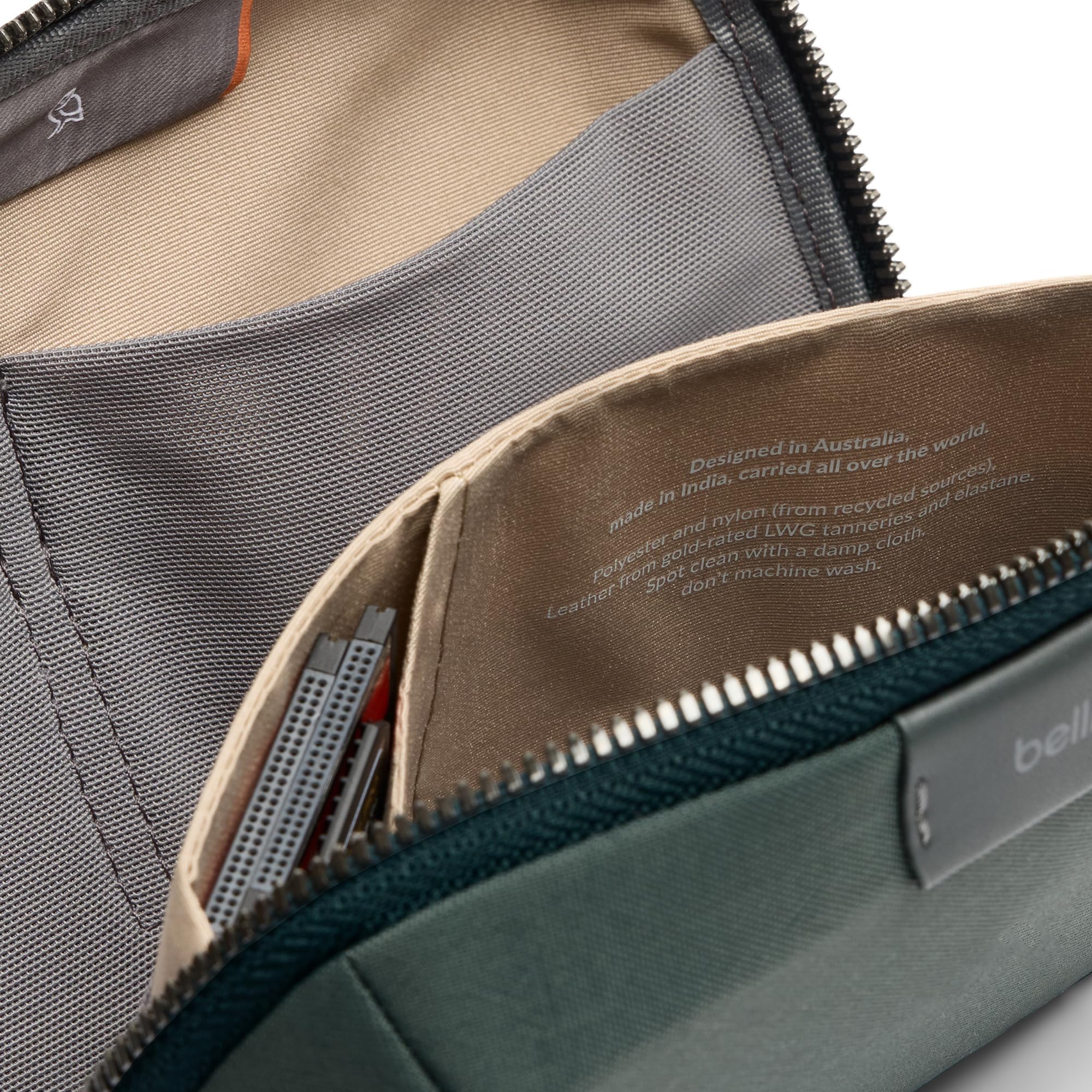 bellroy-tech-kit-compact-trousse-everglade-tissu-recycl image 5