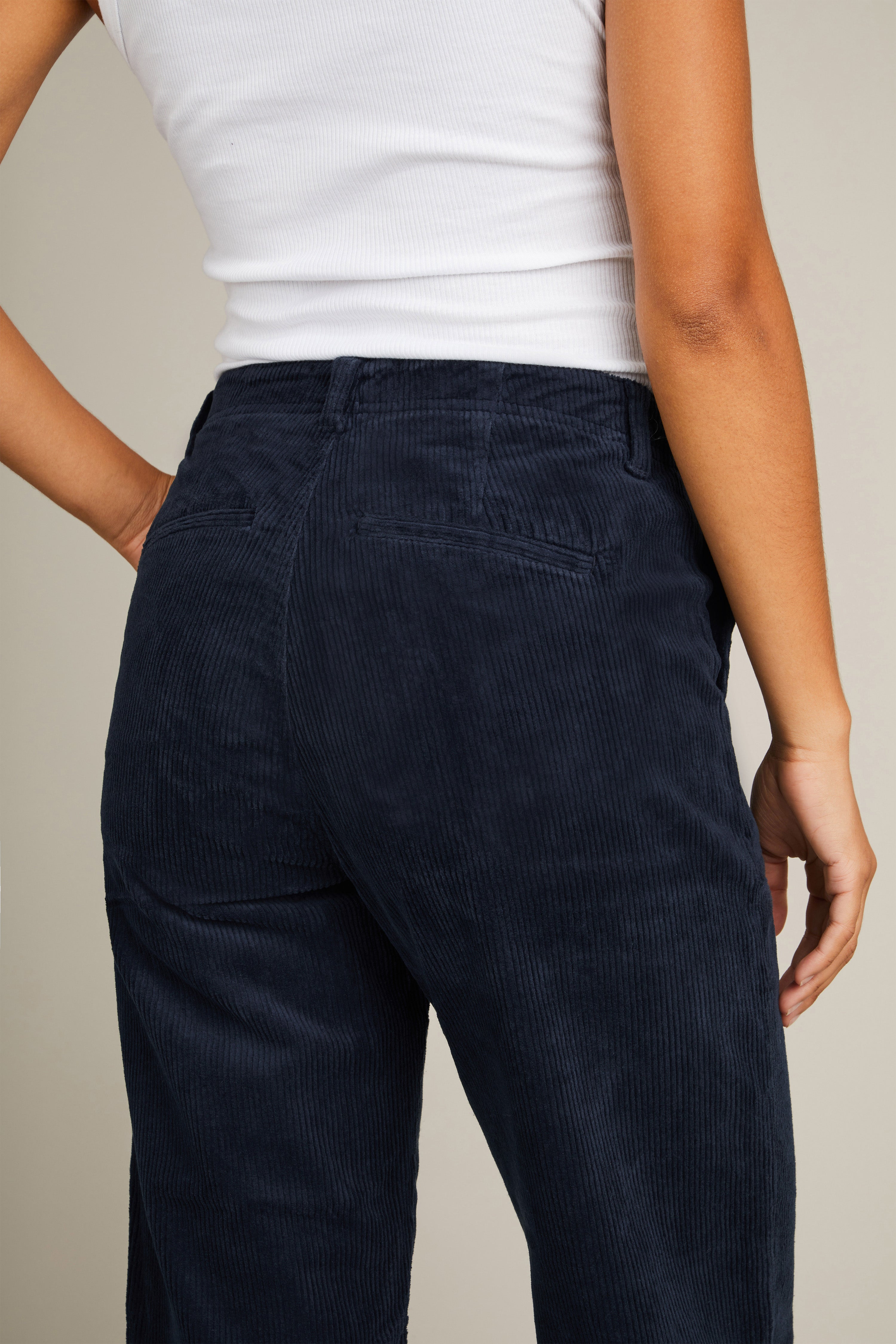 le-pantalon-cargos-homme-carpenter-velours-bleu-marine-droit image 2